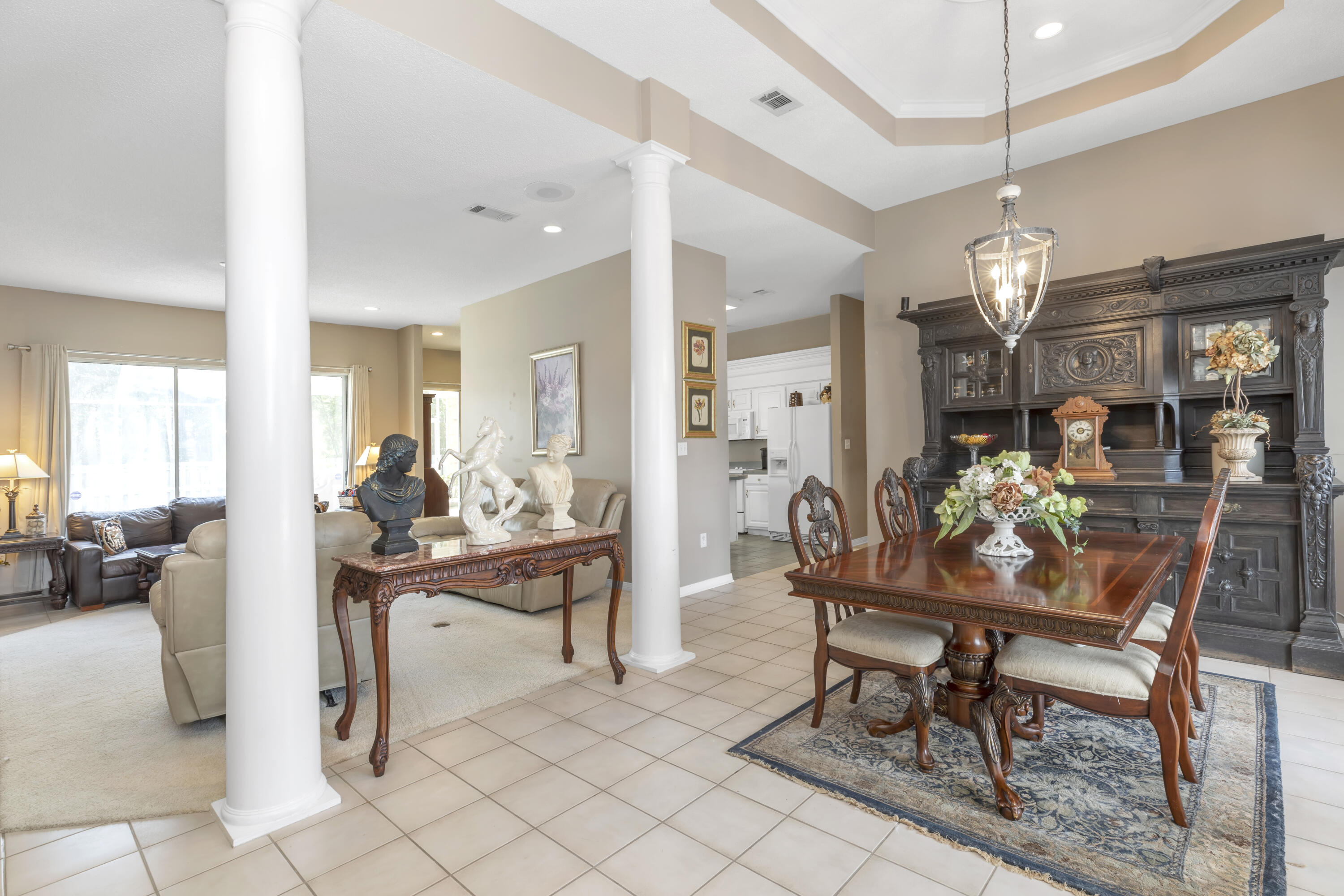 POMPHREY MANOR - Residential