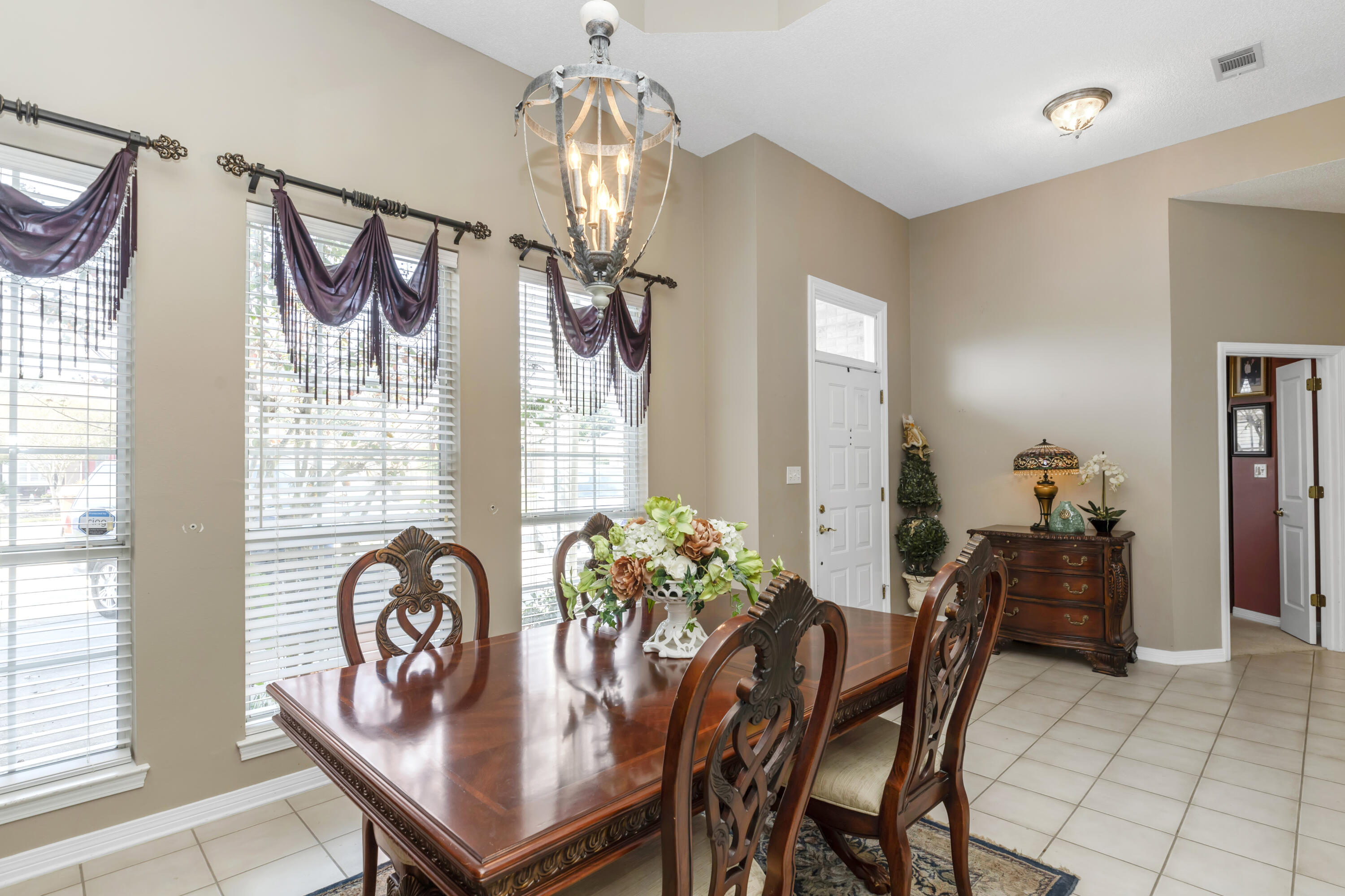 POMPHREY MANOR - Residential