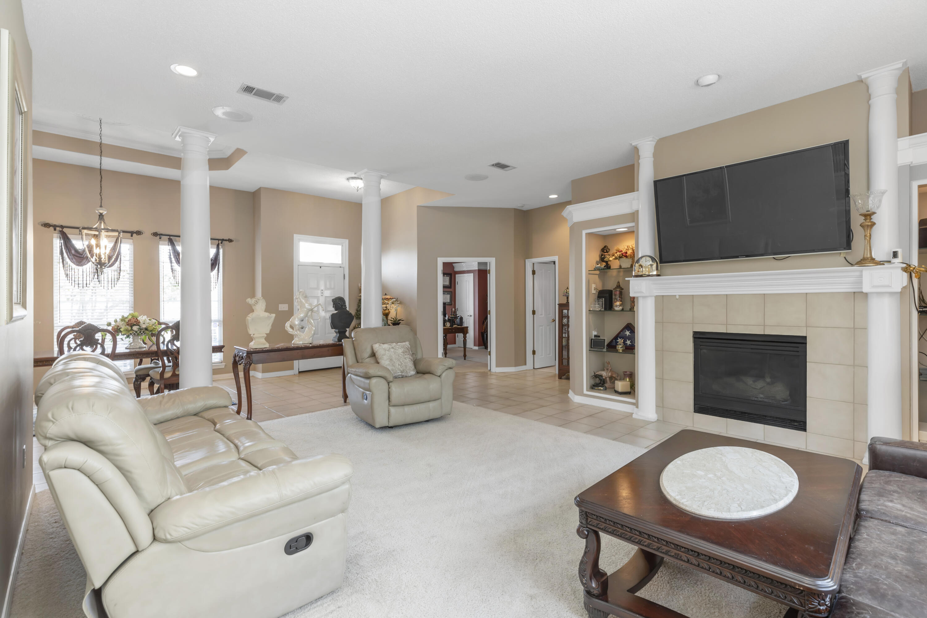 POMPHREY MANOR - Residential