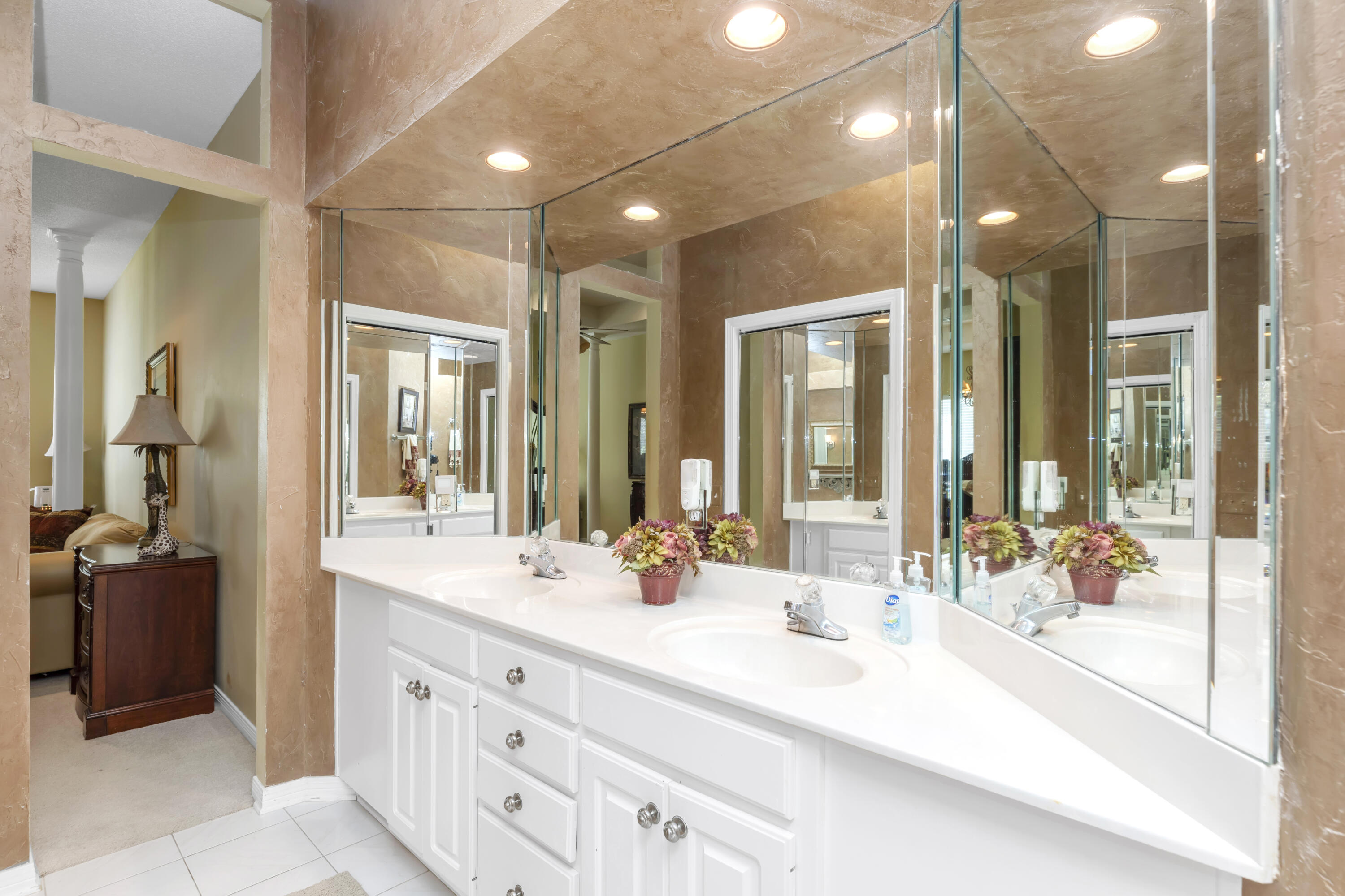 POMPHREY MANOR - Residential