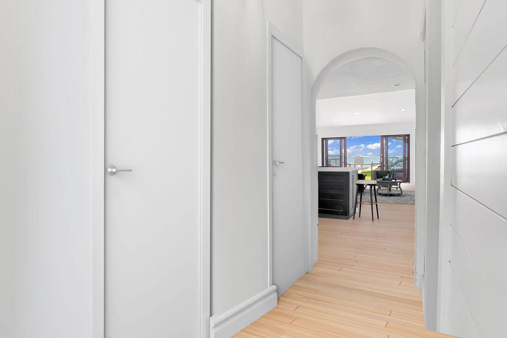 CRESCENT SHORES - Residential