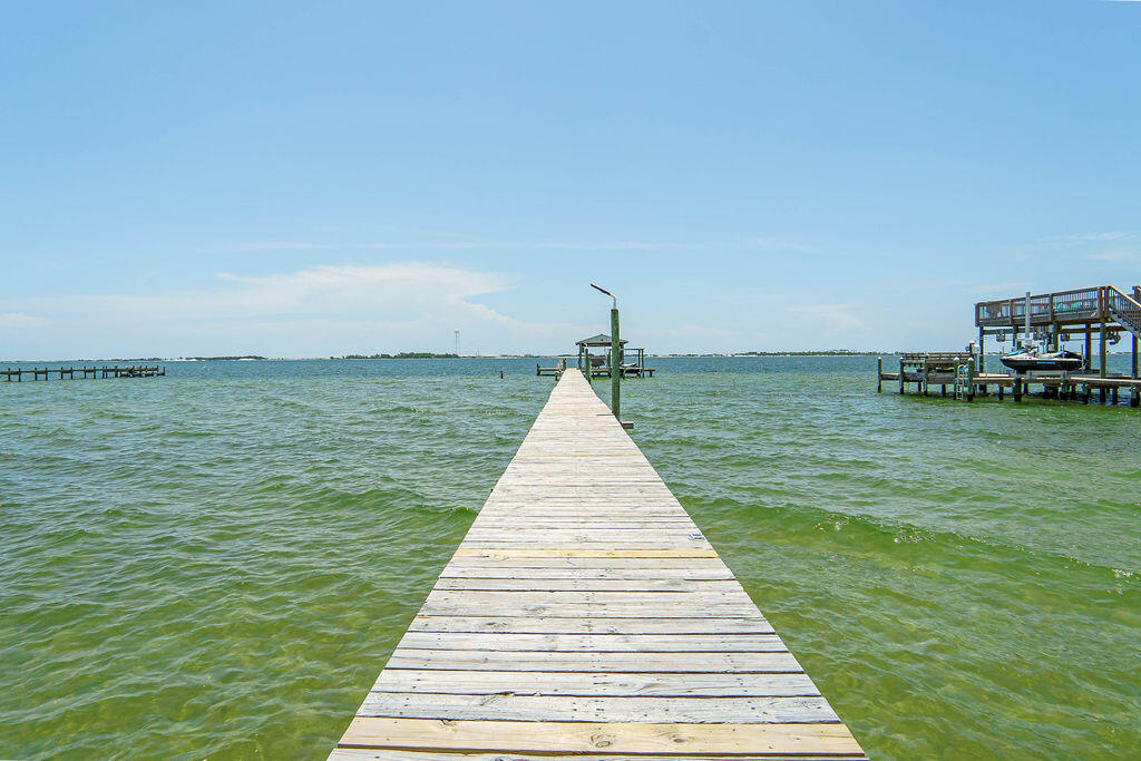 CRESCENT SHORES - Residential