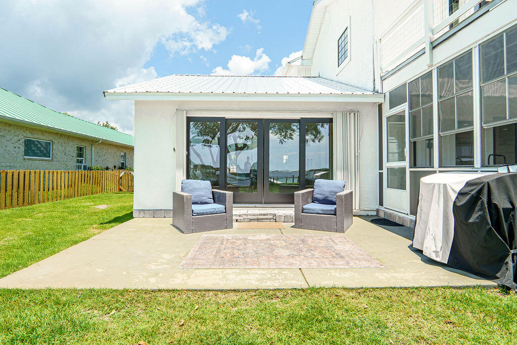 CRESCENT SHORES - Residential
