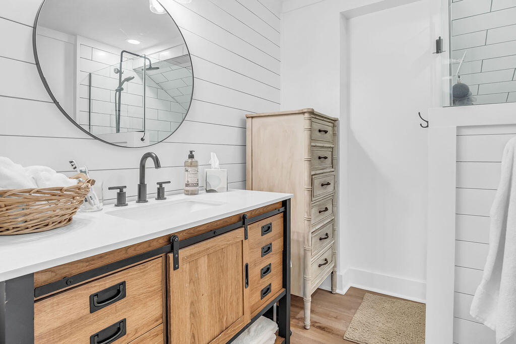 CRESCENT SHORES - Residential