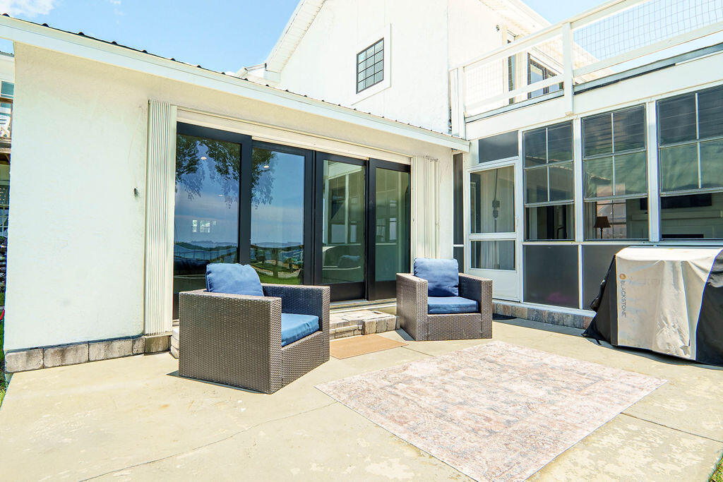 CRESCENT SHORES - Residential