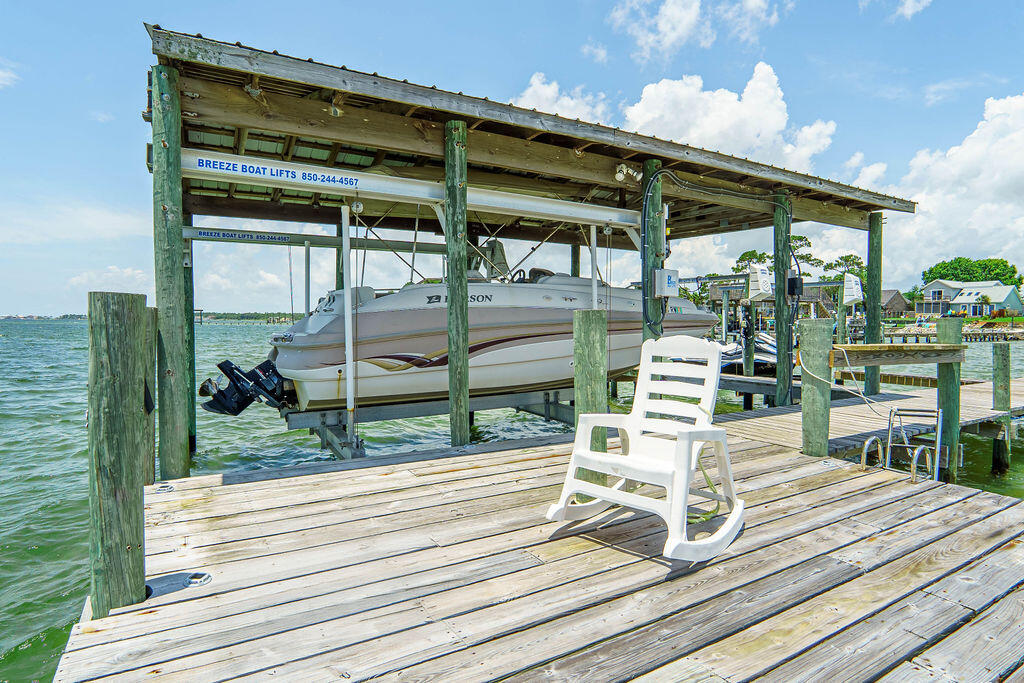 CRESCENT SHORES - Residential