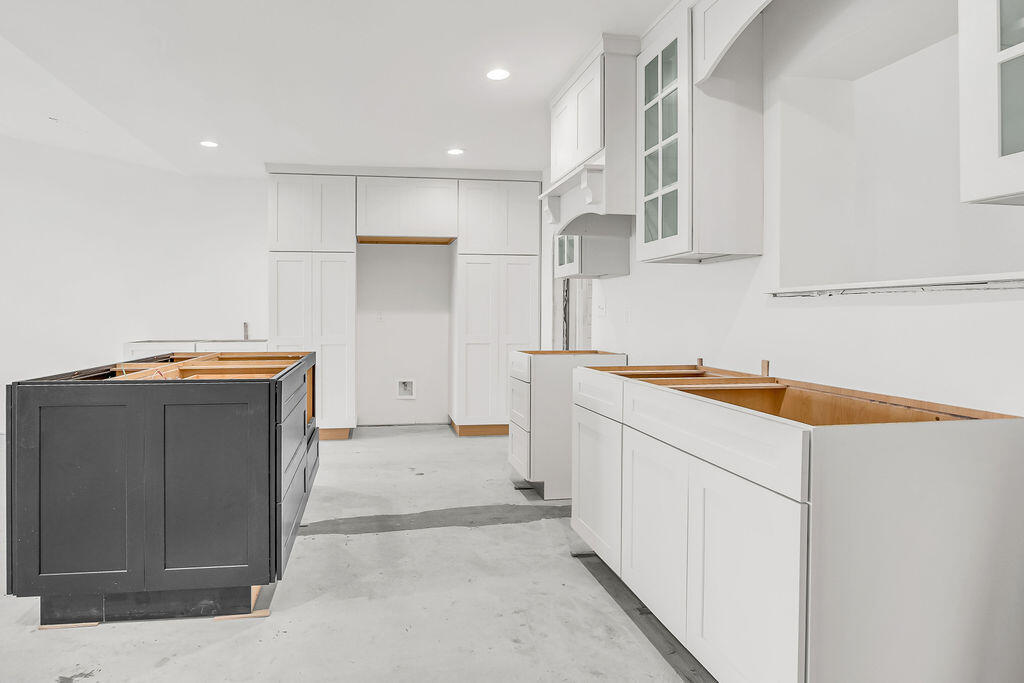 CRESCENT SHORES - Residential