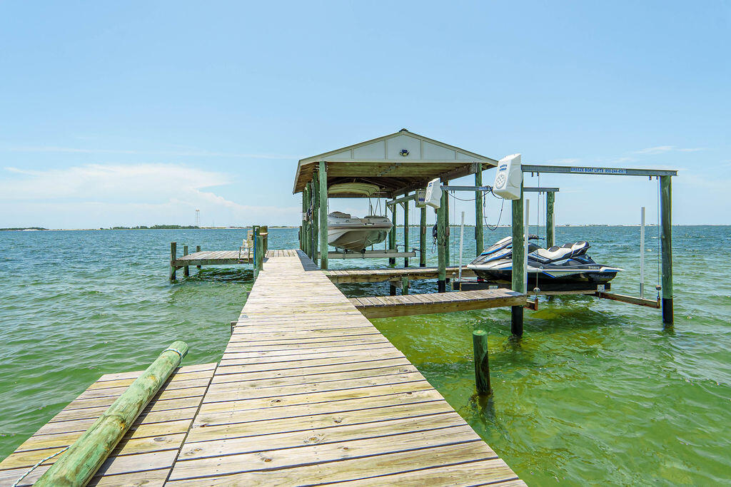 CRESCENT SHORES - Residential