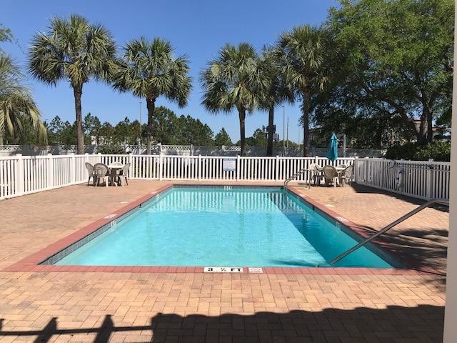 EMERALD WATERS VILLAGE - Residential