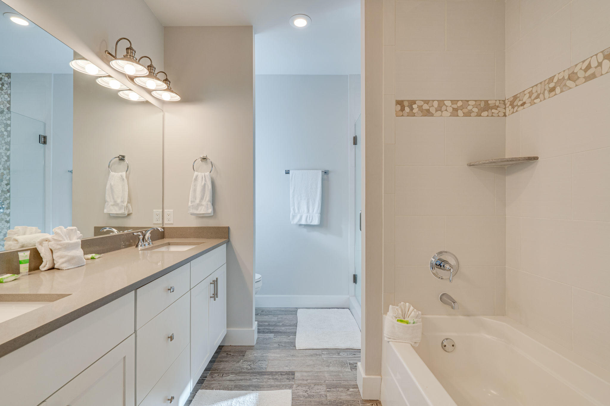 EMERALD WATERS VILLAGE - Residential