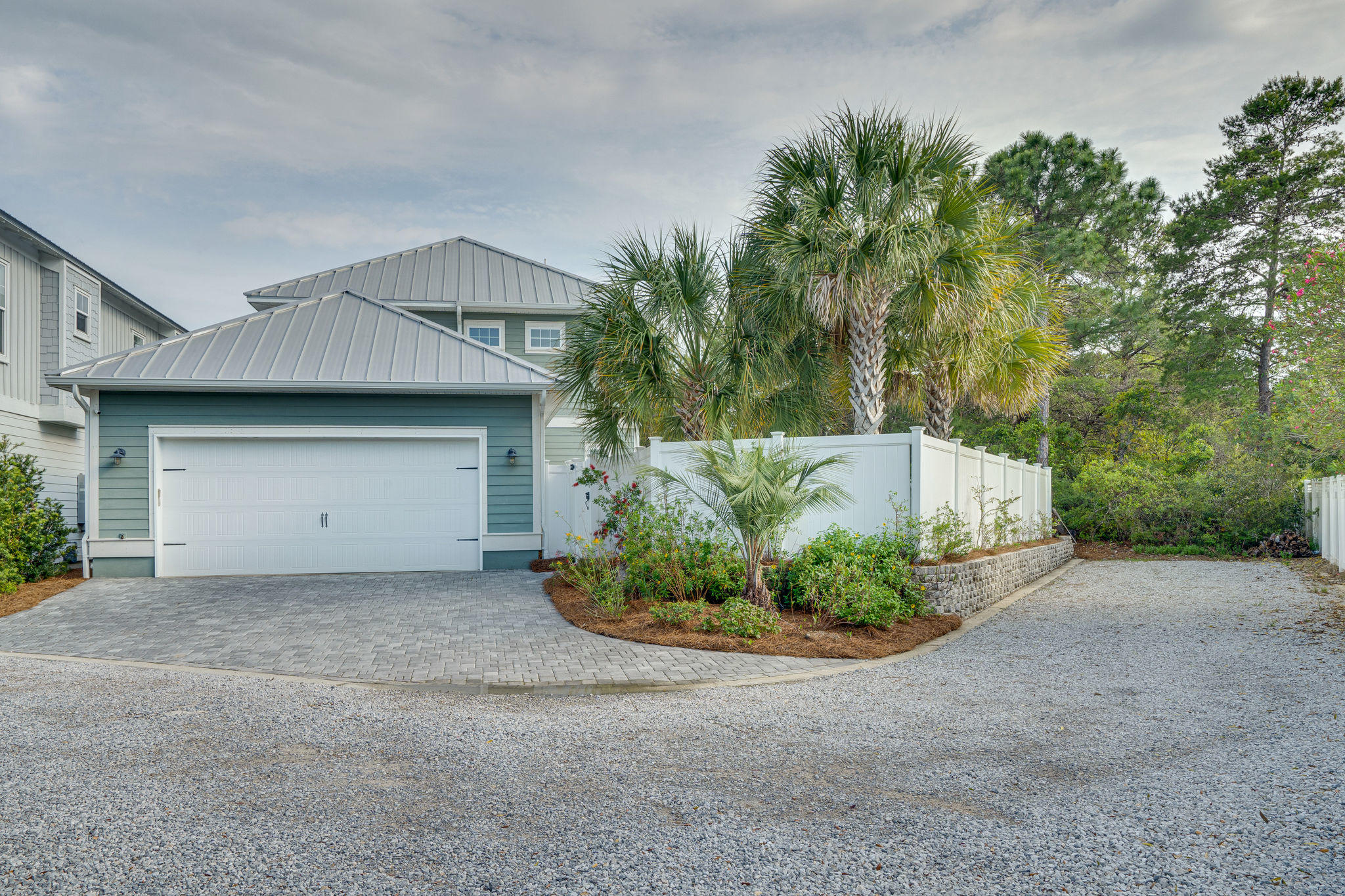 EMERALD WATERS VILLAGE - Residential