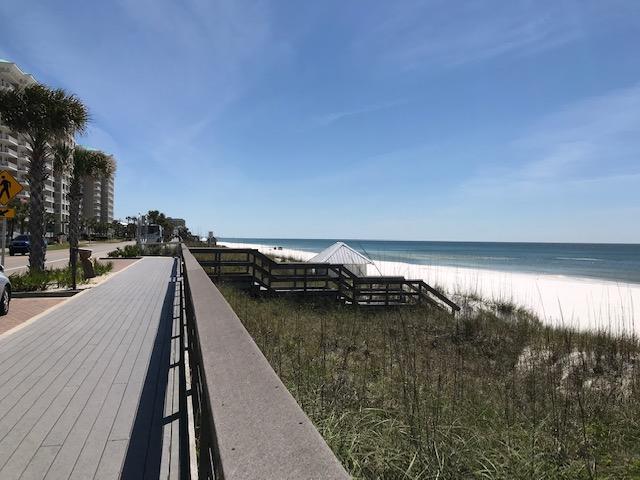 EMERALD WATERS VILLAGE - Residential