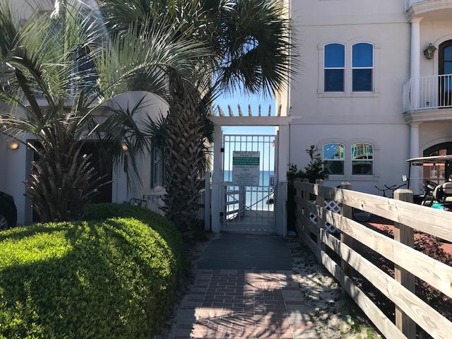 EMERALD WATERS VILLAGE - Residential