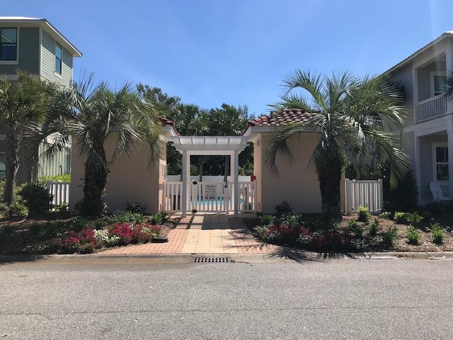 EMERALD WATERS VILLAGE - Residential