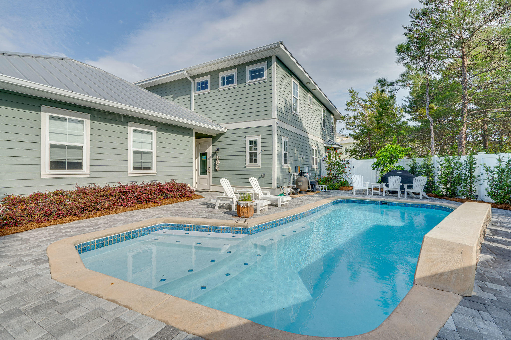 EMERALD WATERS VILLAGE - Residential