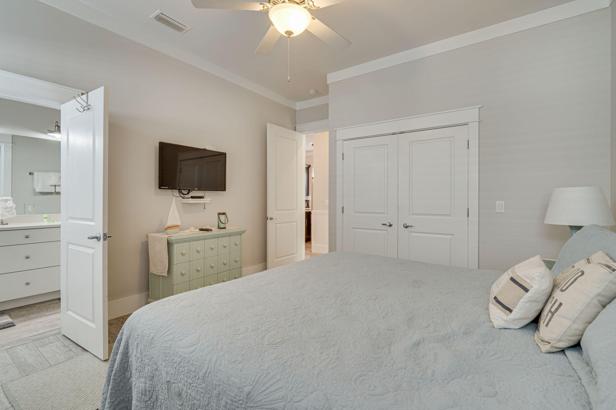 EMERALD WATERS VILLAGE - Residential