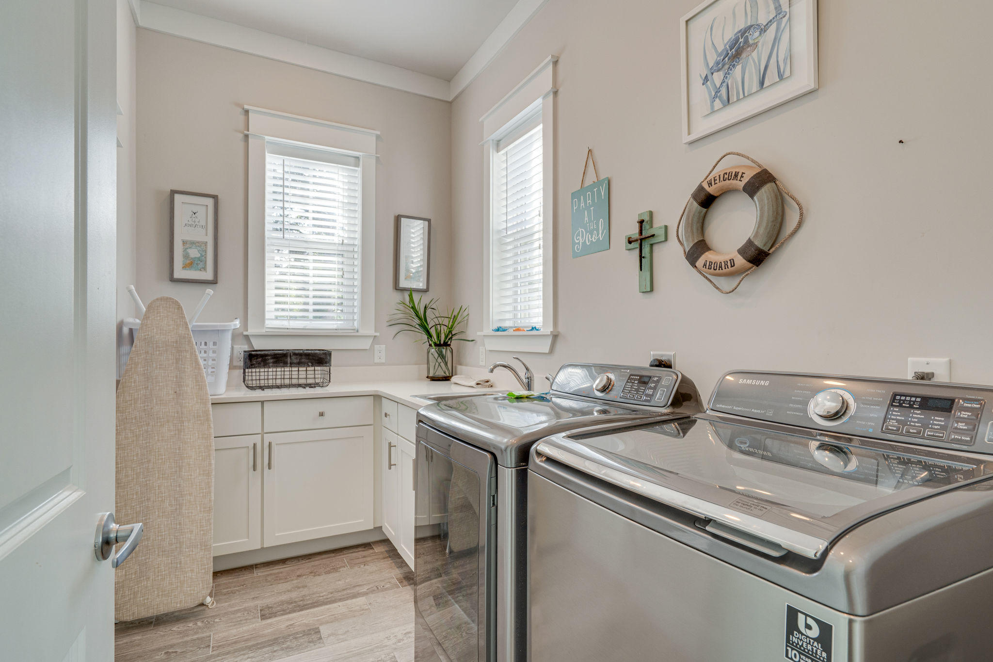 EMERALD WATERS VILLAGE - Residential