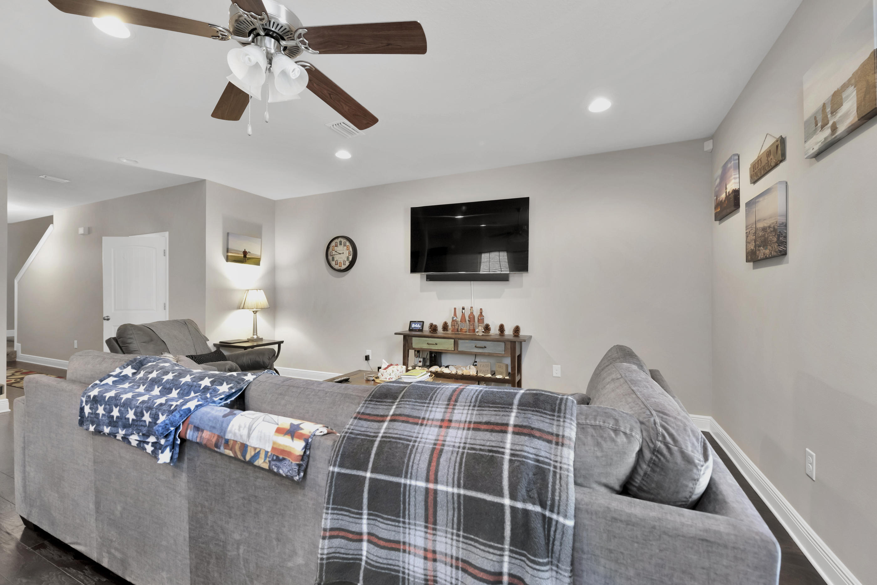 RESERVE POINTE - Residential