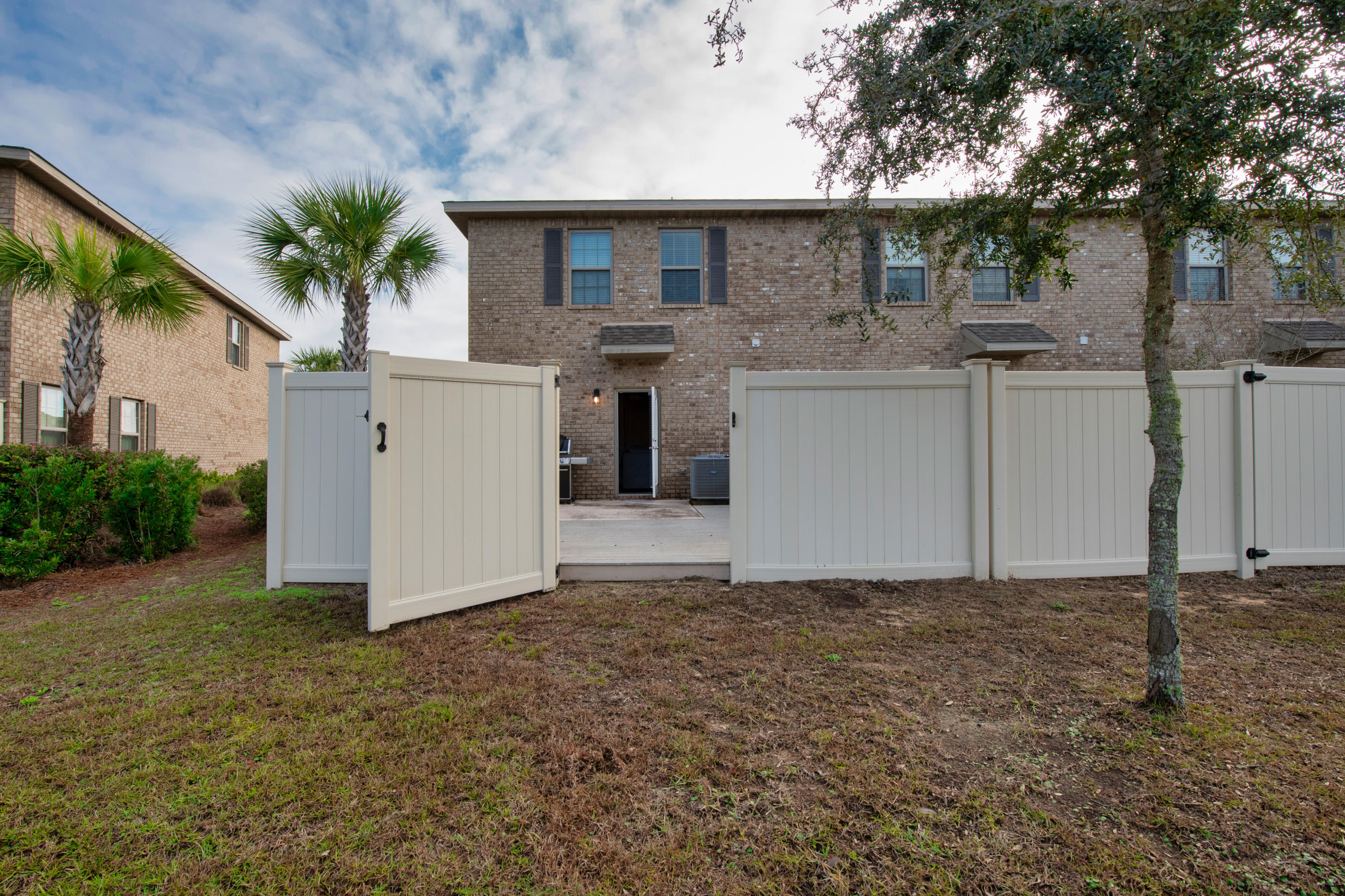 RESERVE POINTE - Residential