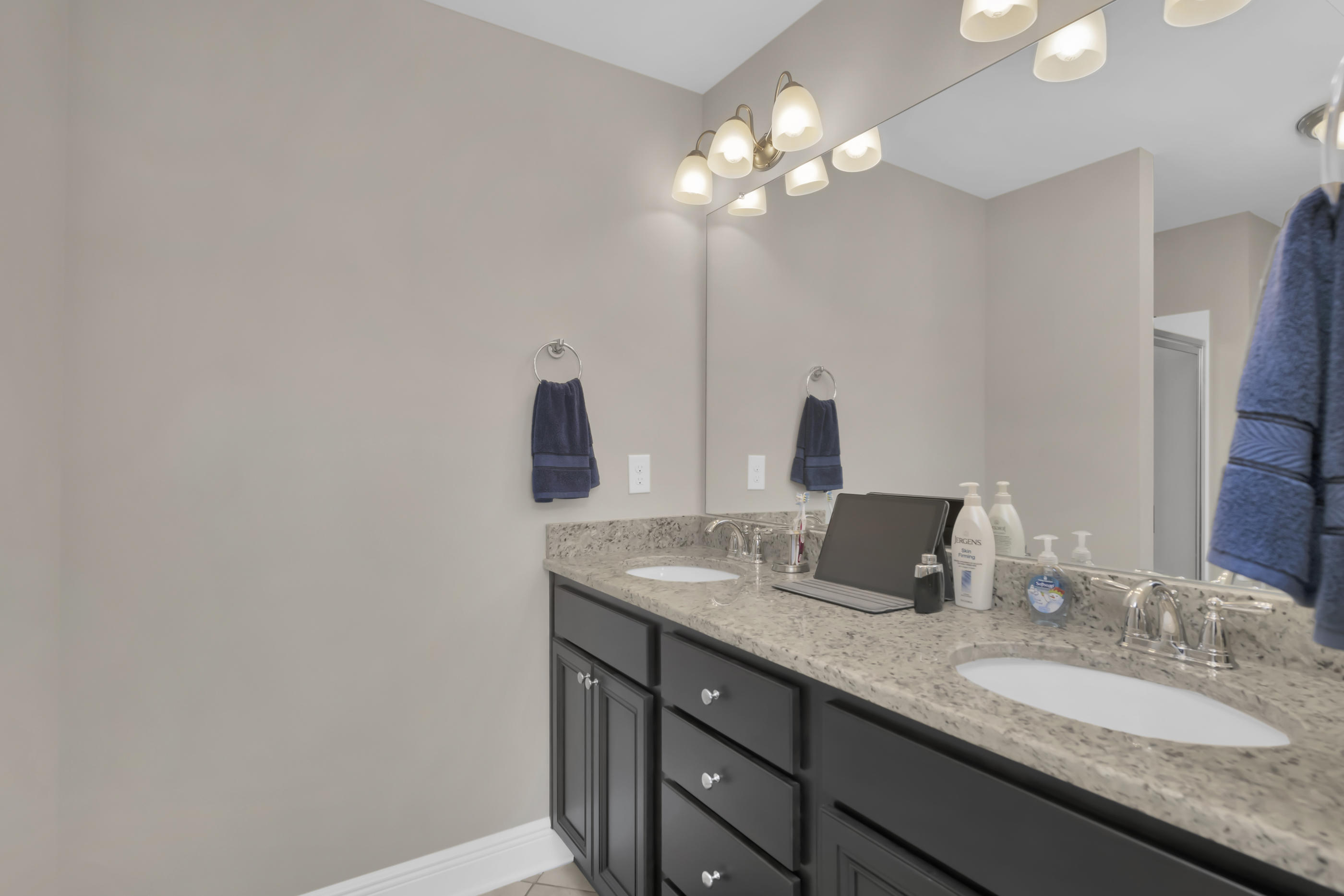 RESERVE POINTE - Residential