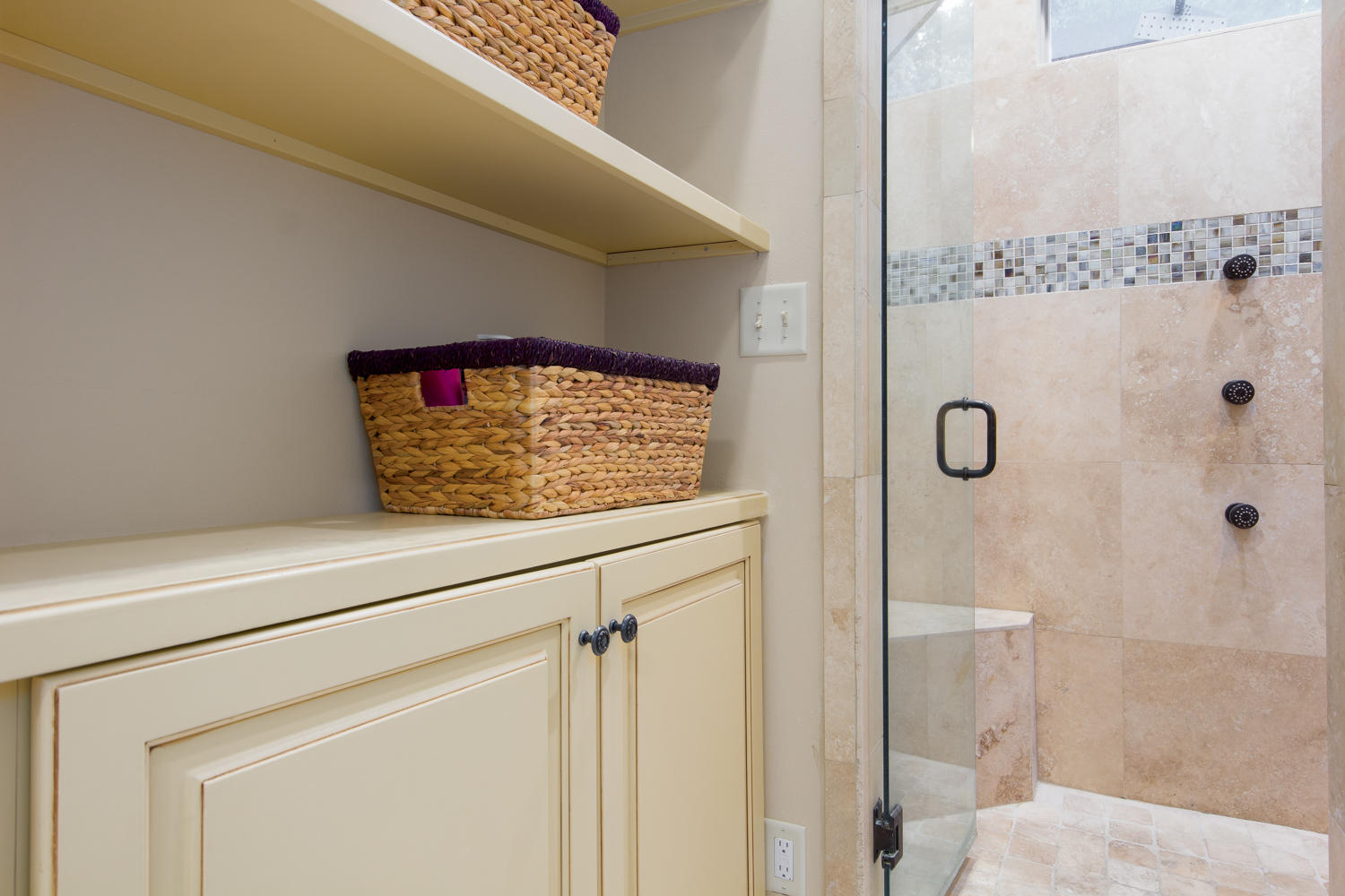 VINEYARD AT RAVEN OAKS - Residential