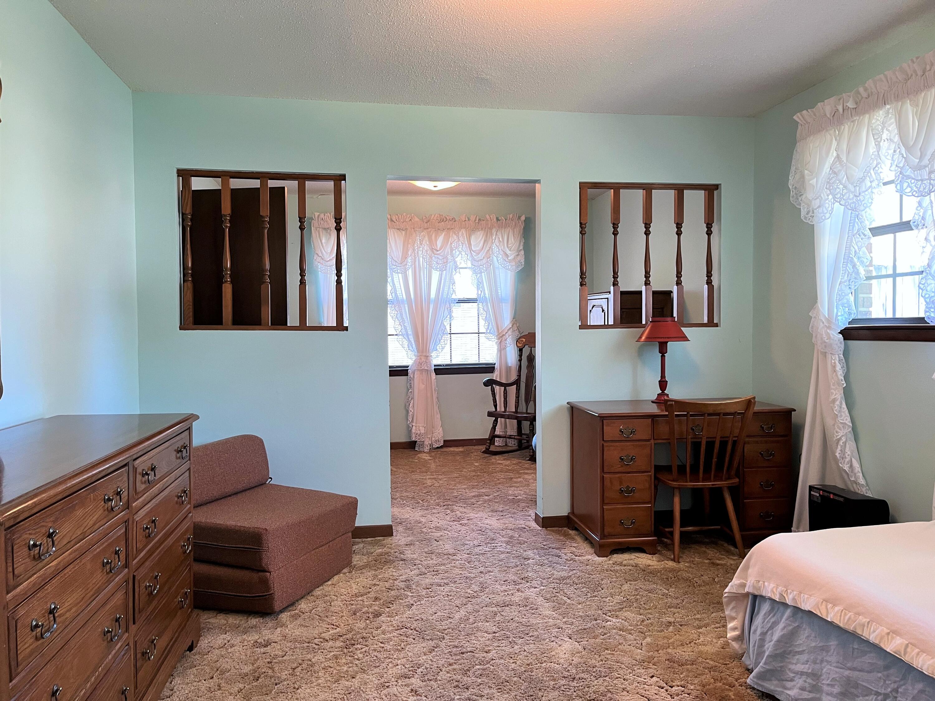 MARY ESTHER MANOR - Residential