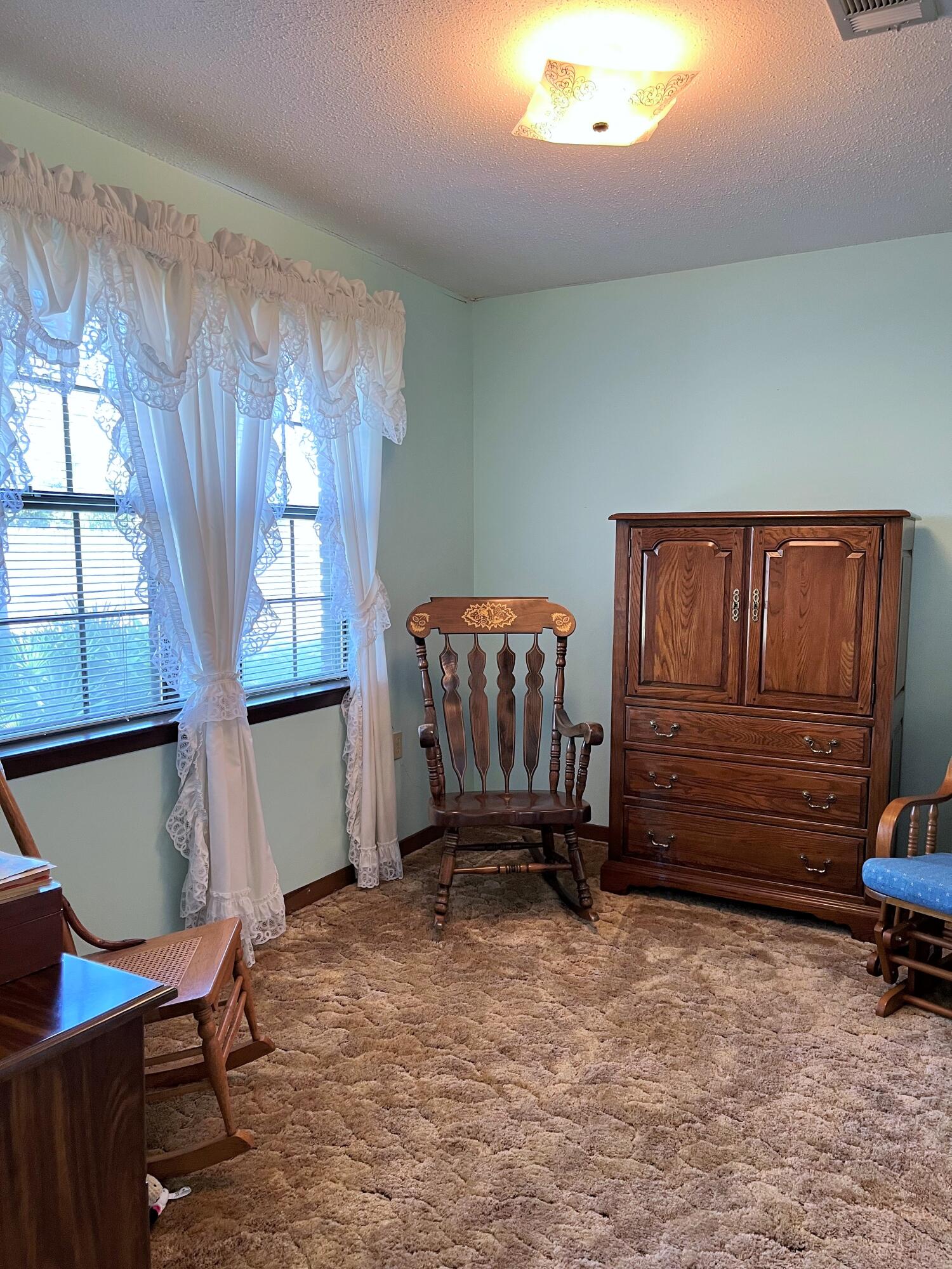 MARY ESTHER MANOR - Residential