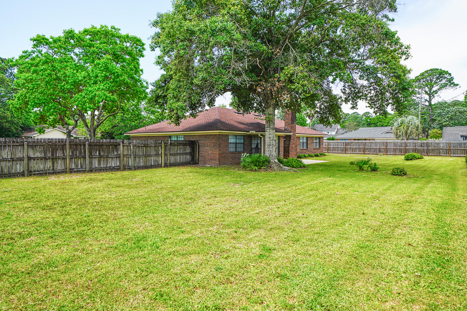 MARY ESTHER MANOR - Residential