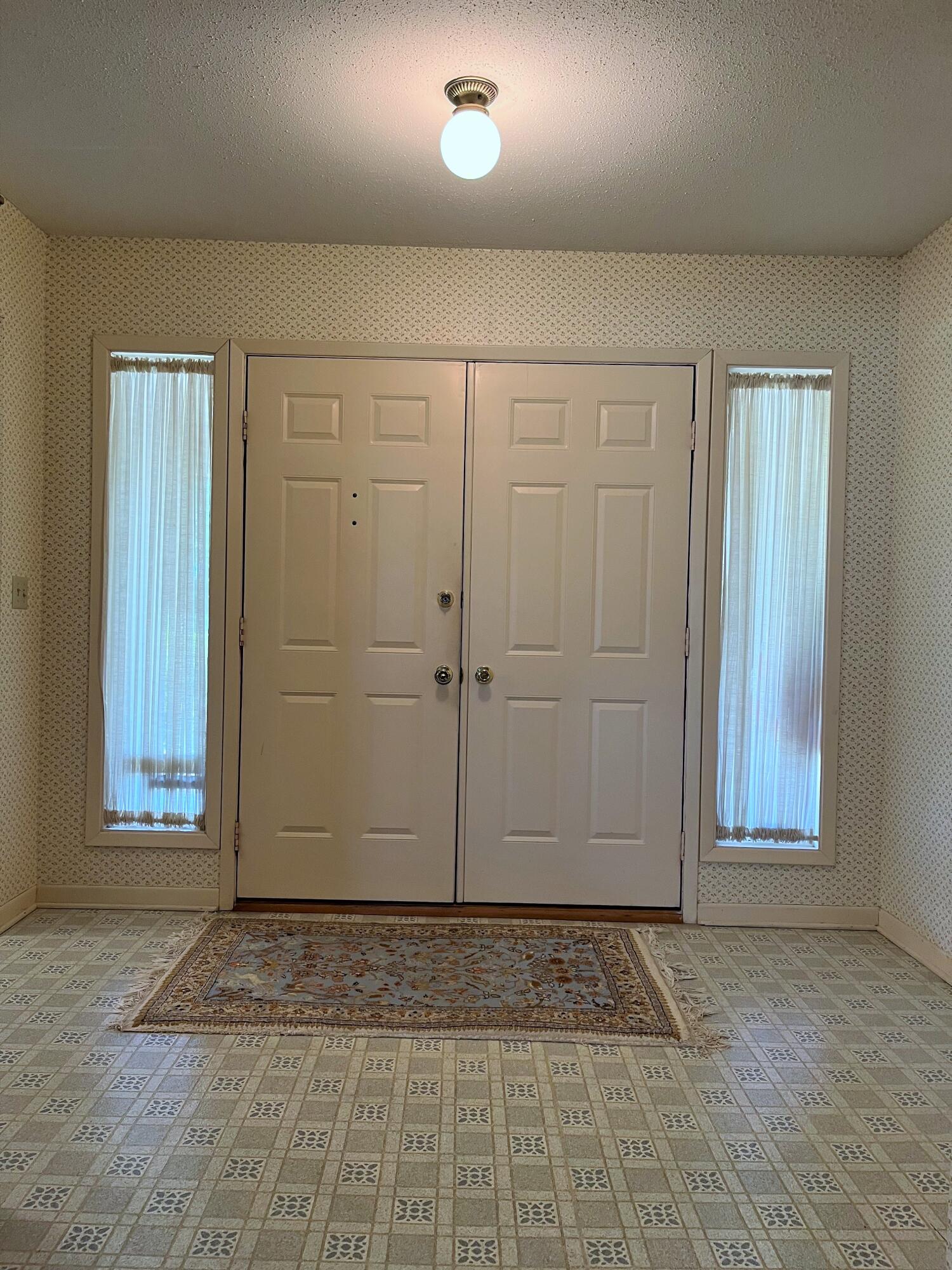 MARY ESTHER MANOR - Residential