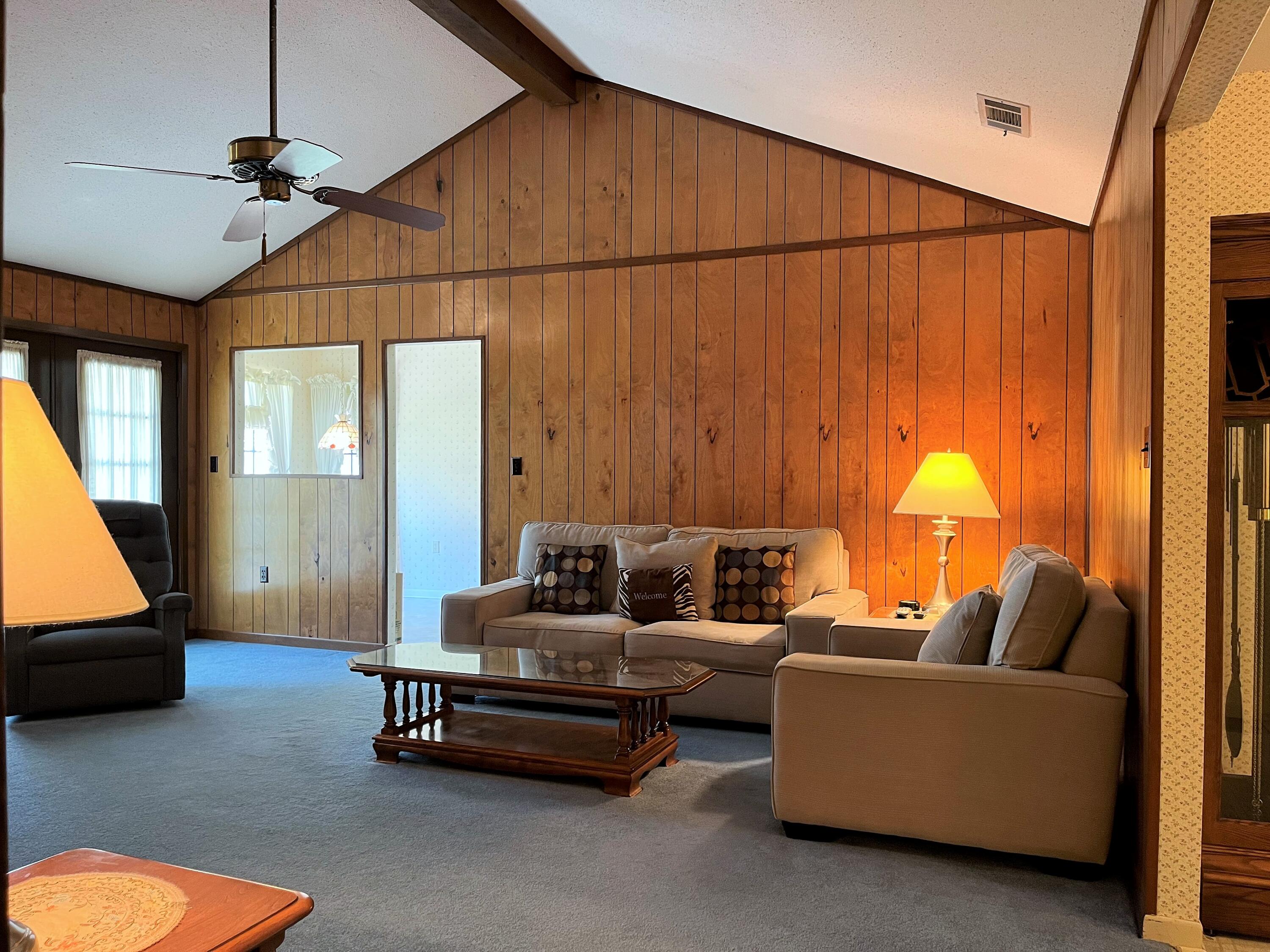 MARY ESTHER MANOR - Residential