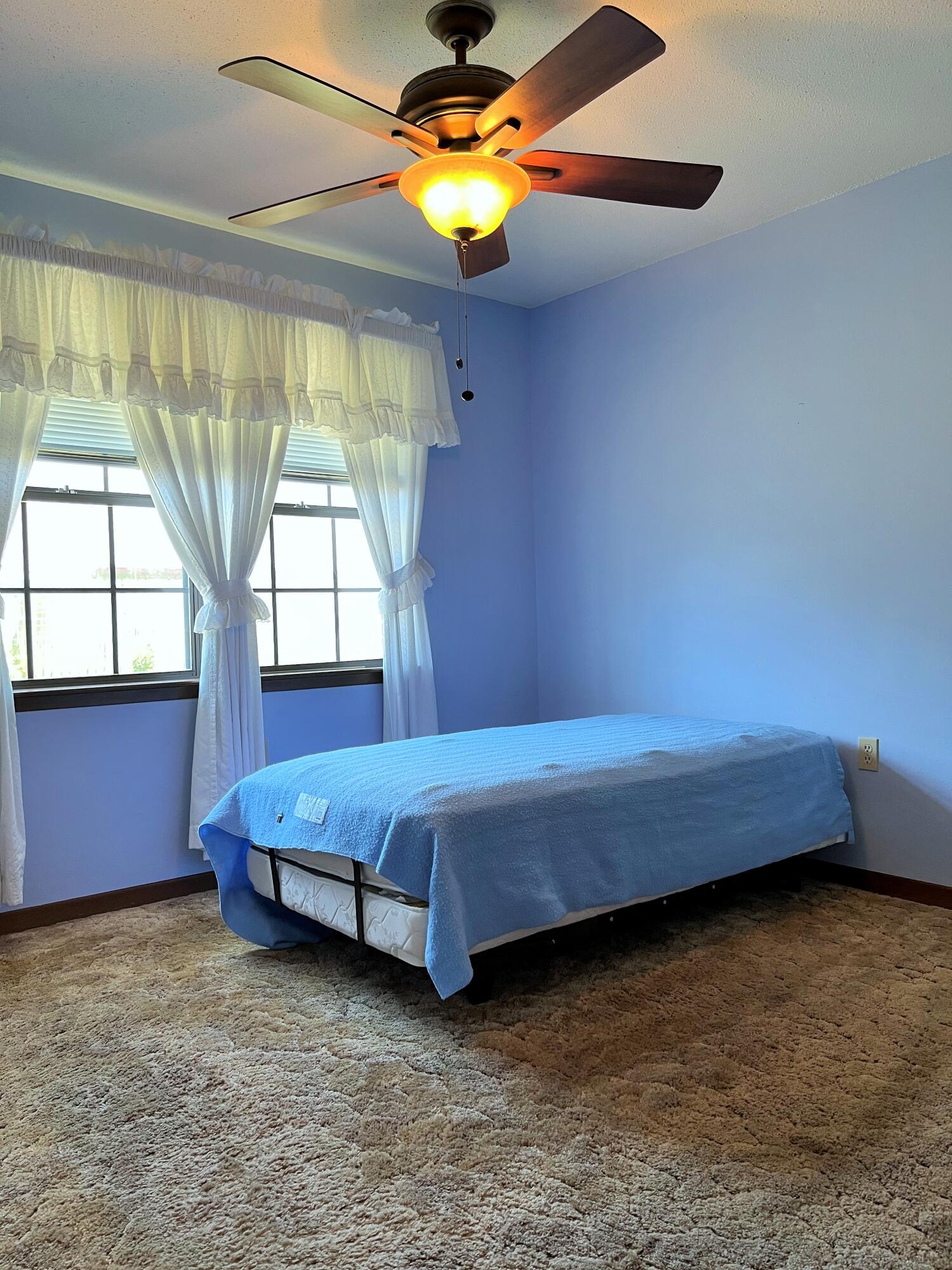 MARY ESTHER MANOR - Residential