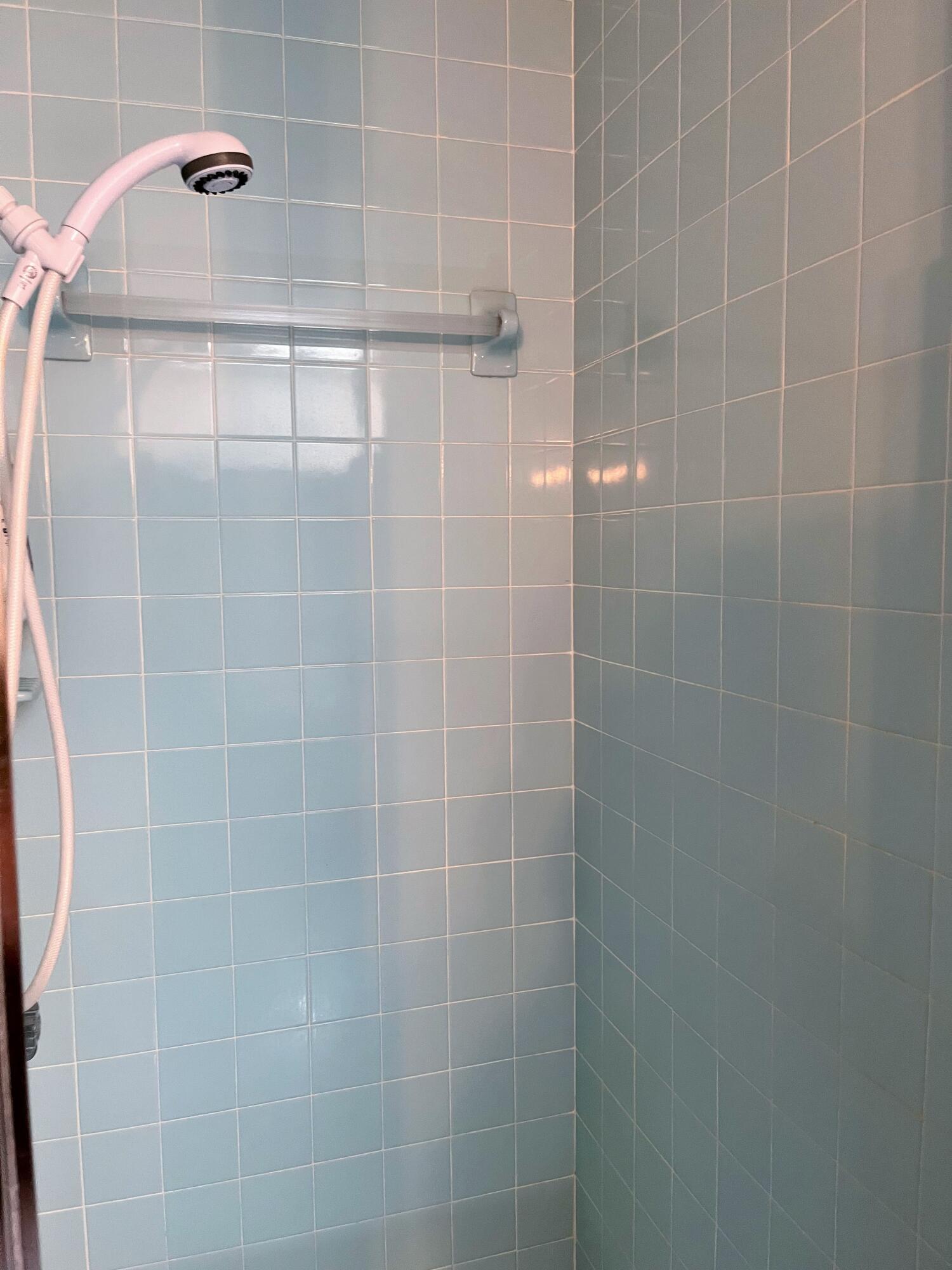 MARY ESTHER MANOR - Residential