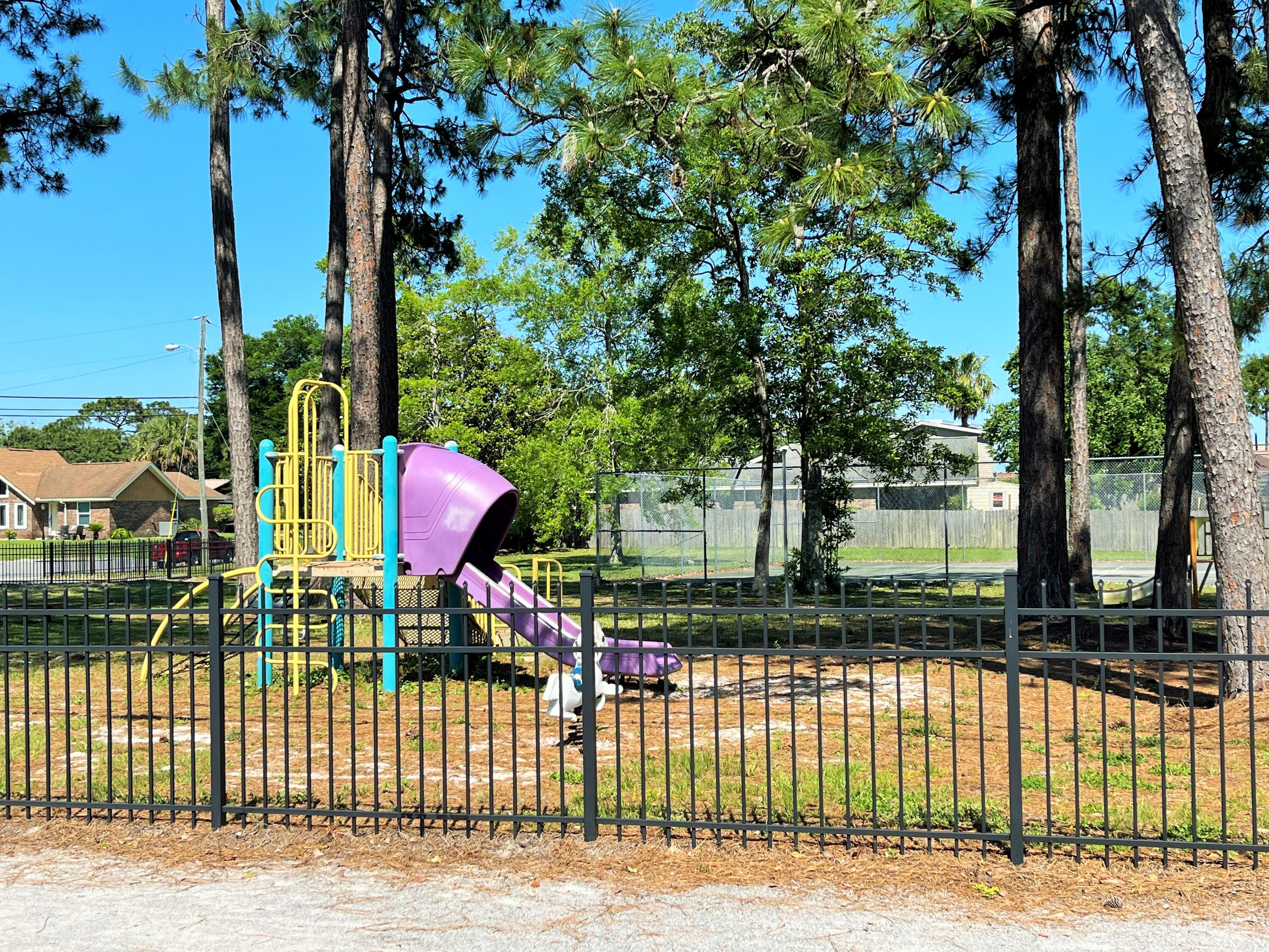 MARY ESTHER MANOR - Residential