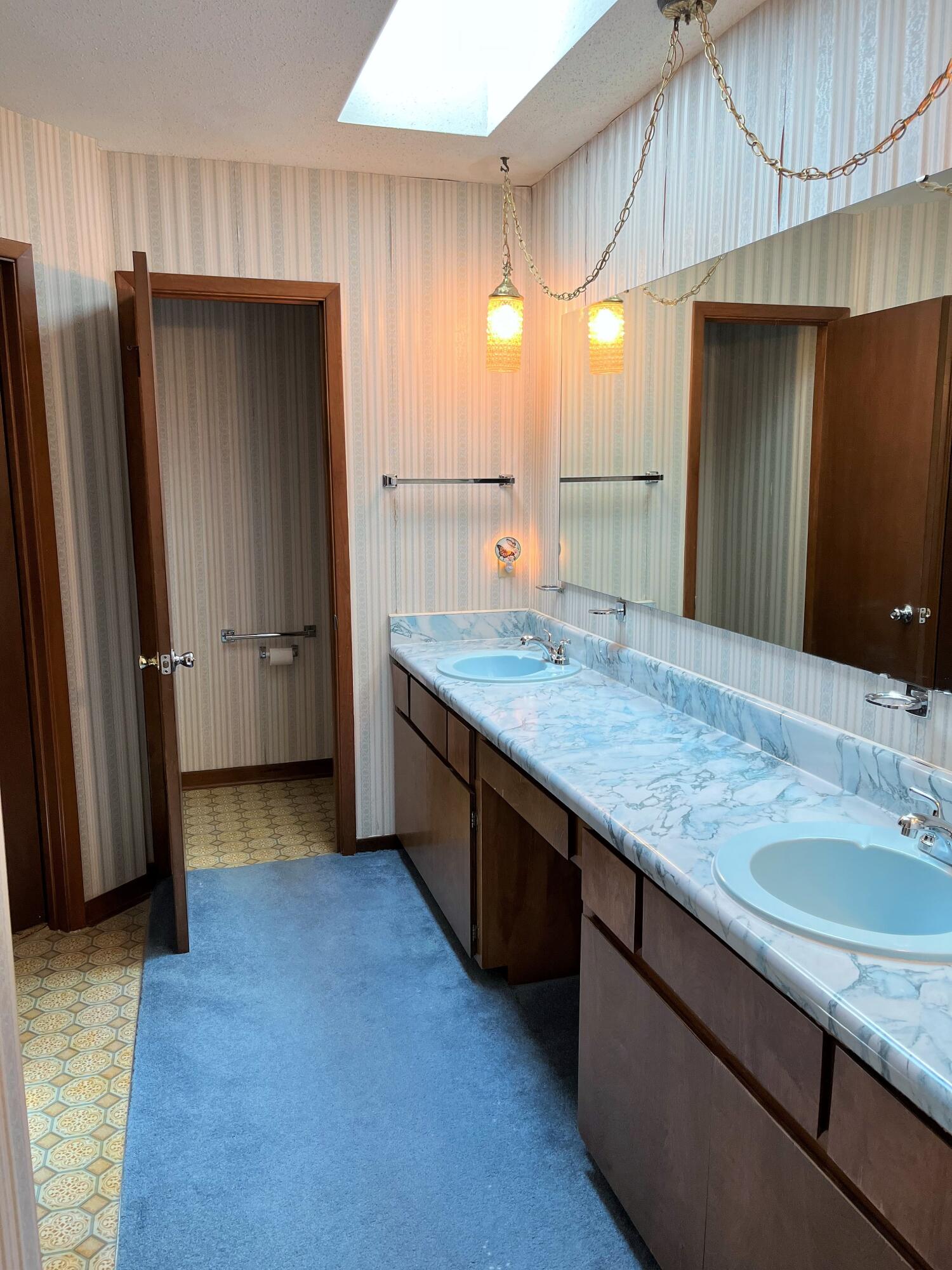 MARY ESTHER MANOR - Residential