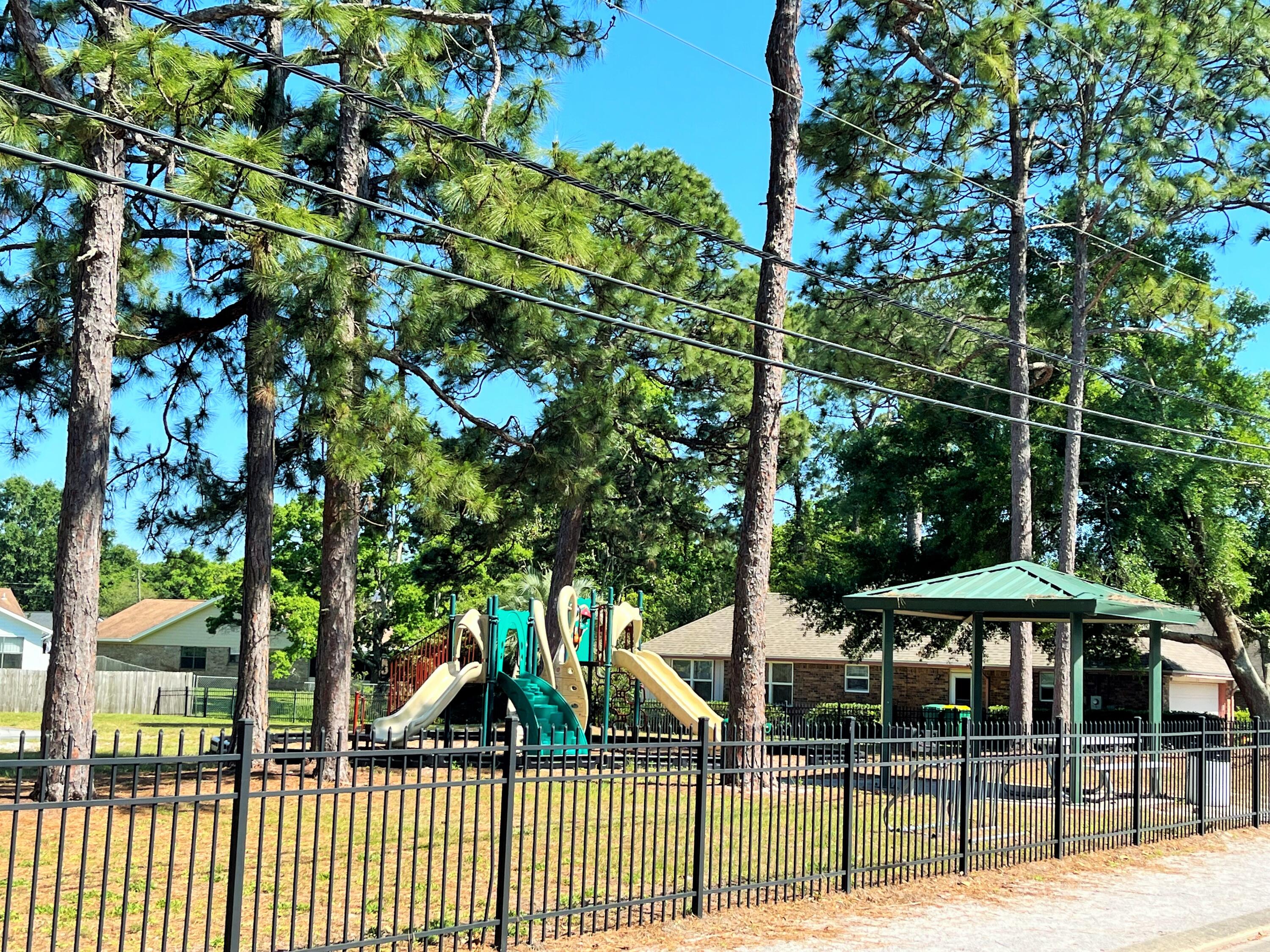 MARY ESTHER MANOR - Residential