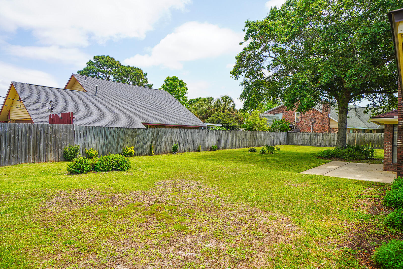 MARY ESTHER MANOR - Residential