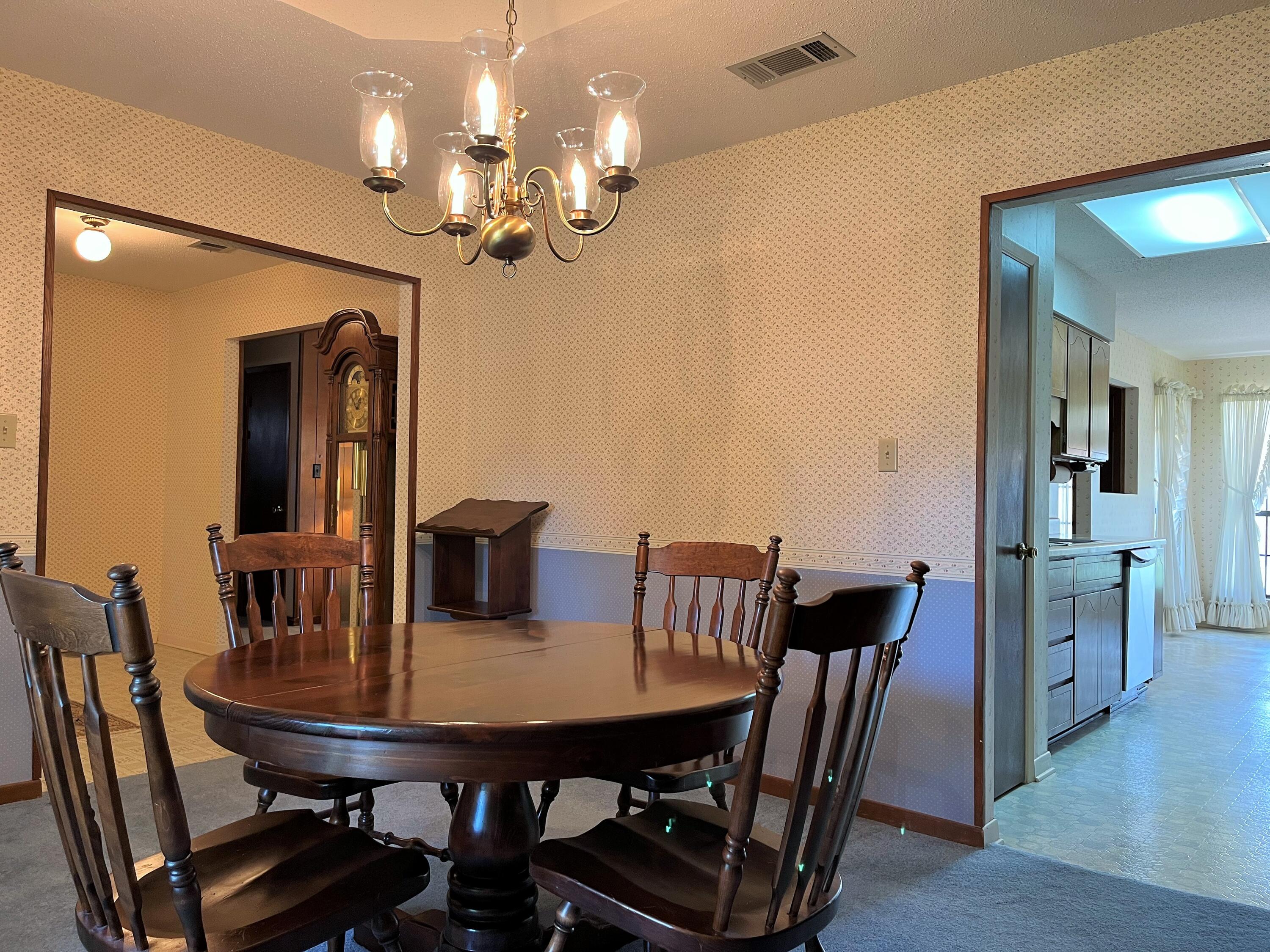 MARY ESTHER MANOR - Residential