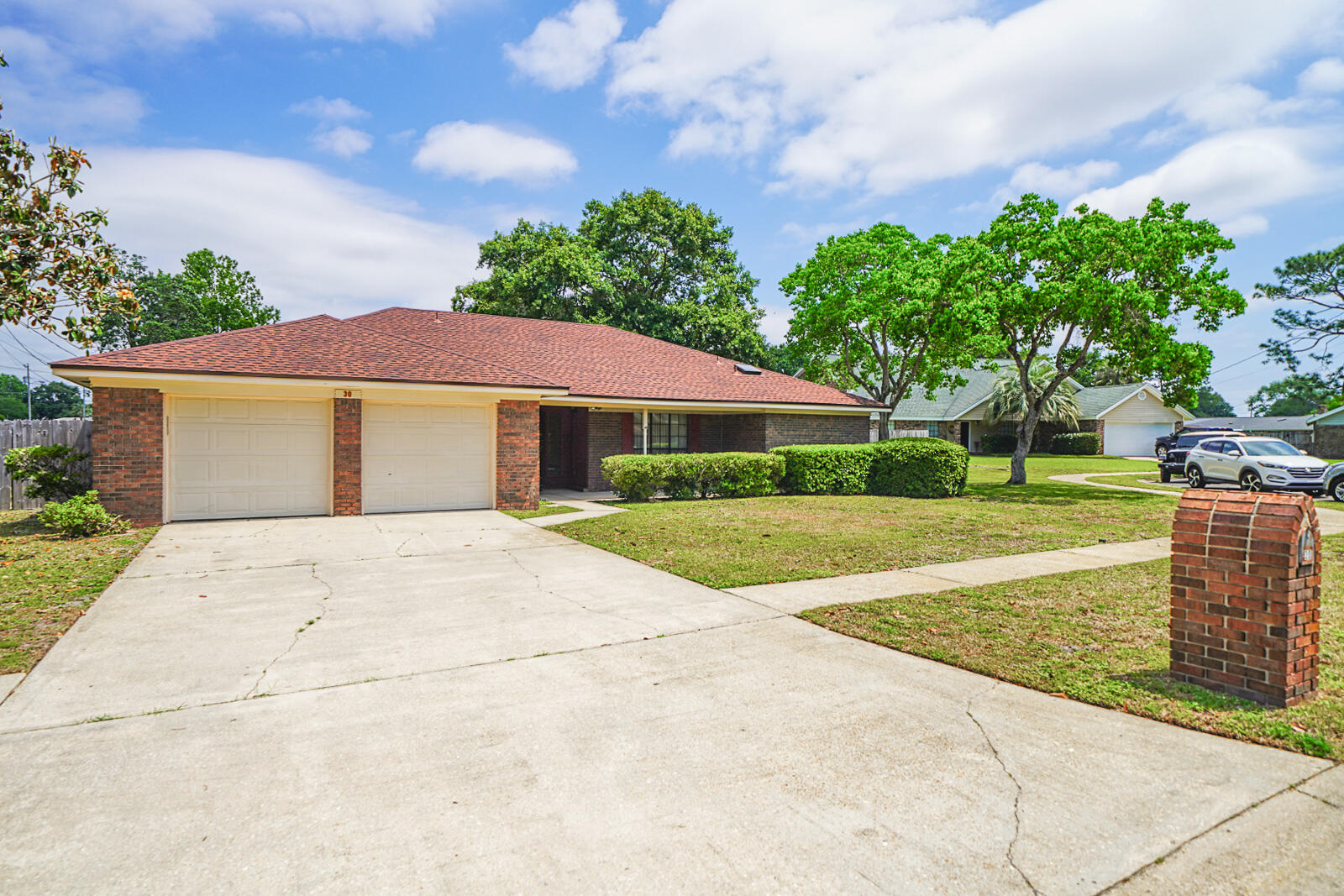 MARY ESTHER MANOR - Residential