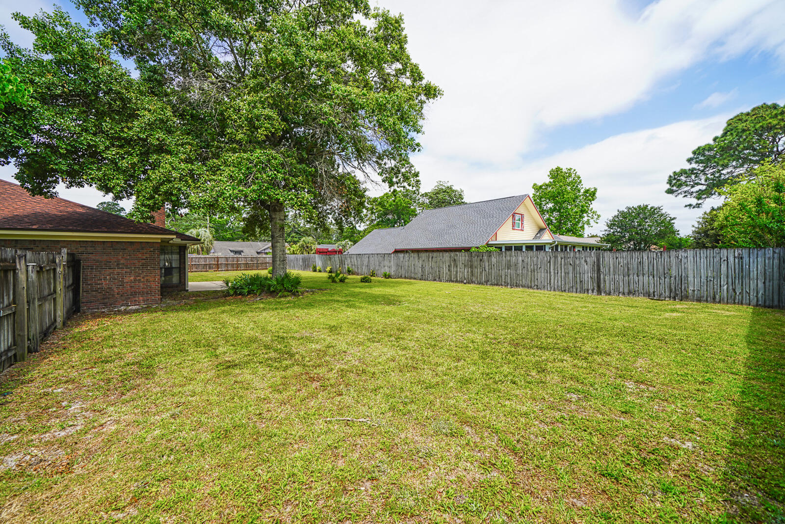 MARY ESTHER MANOR - Residential