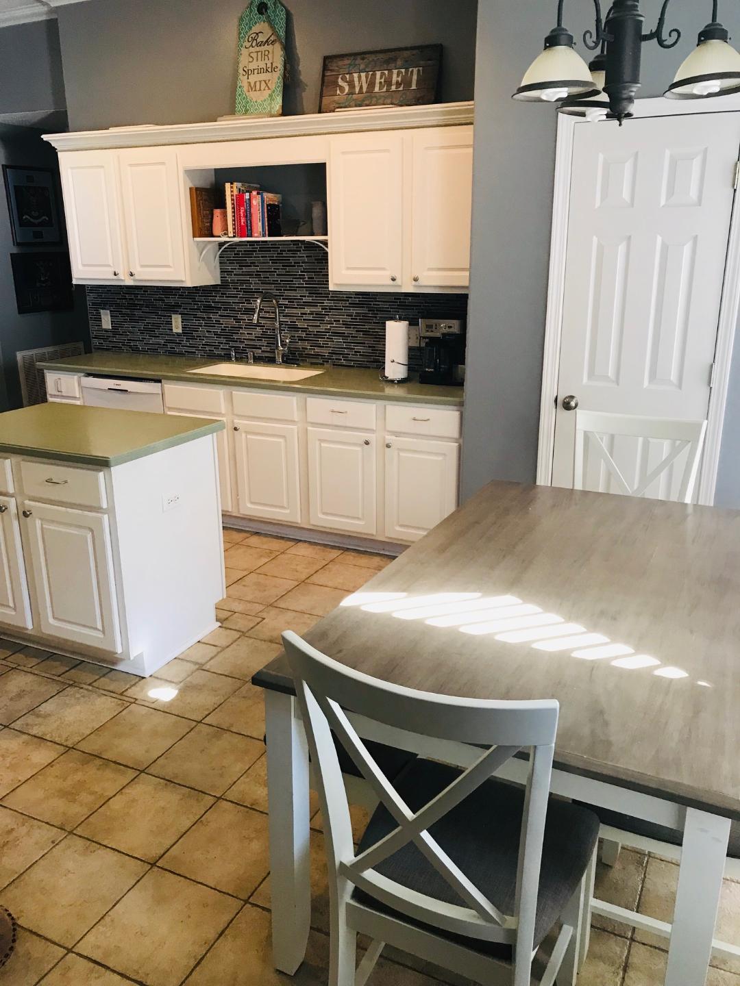 COUNTRYVIEW ESTATES 10TH ADDN - Residential Lease