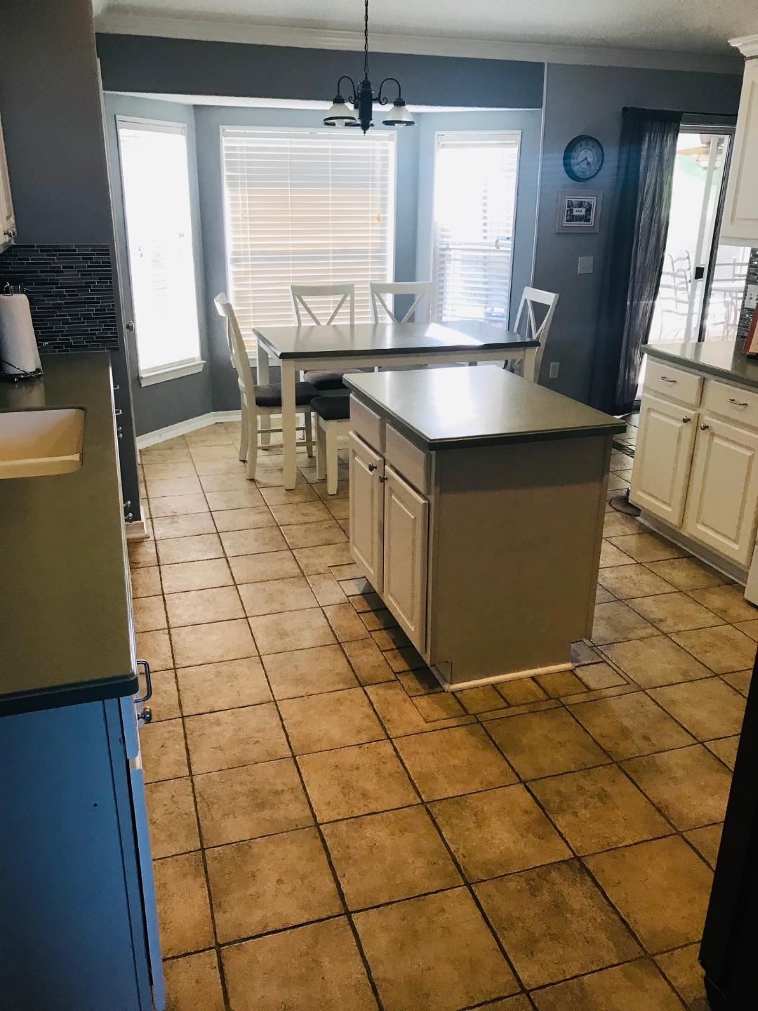 COUNTRYVIEW ESTATES 10TH ADDN - Residential Lease