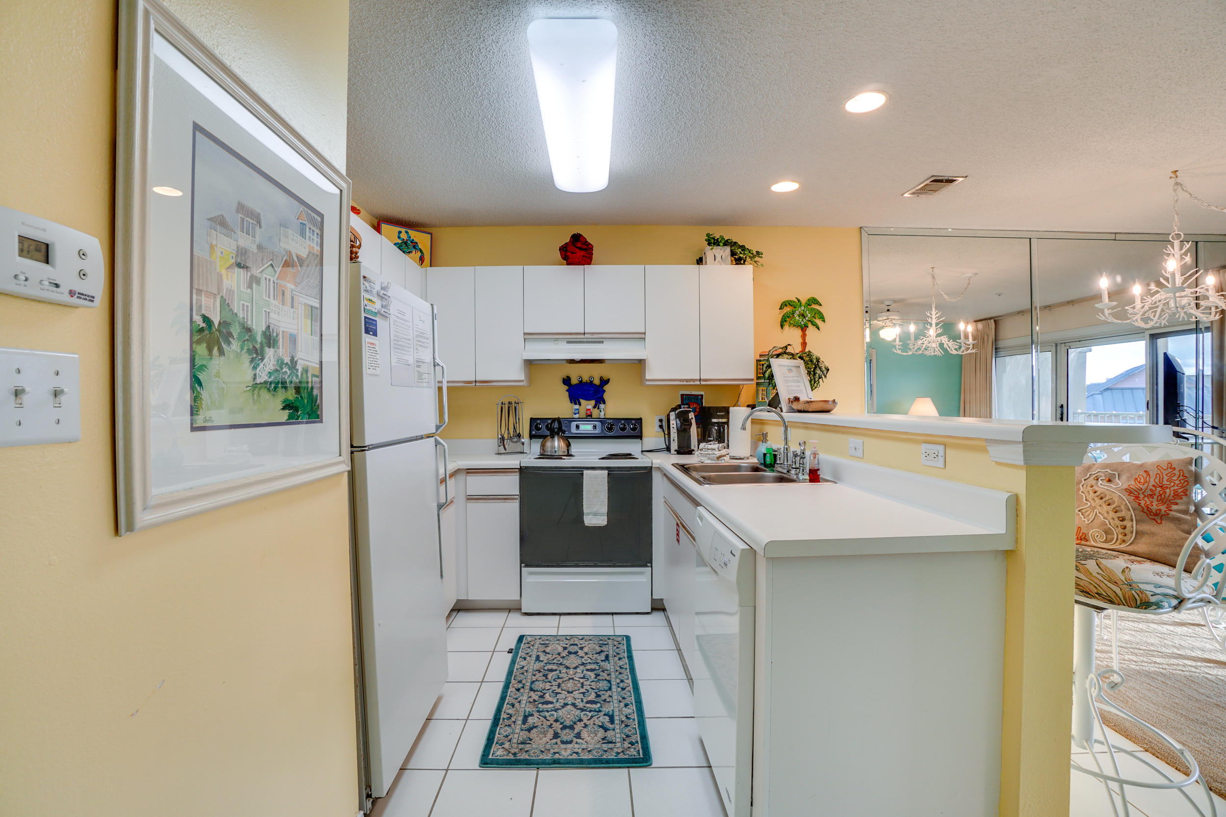 MARAVILLA CONDO 2 - Residential