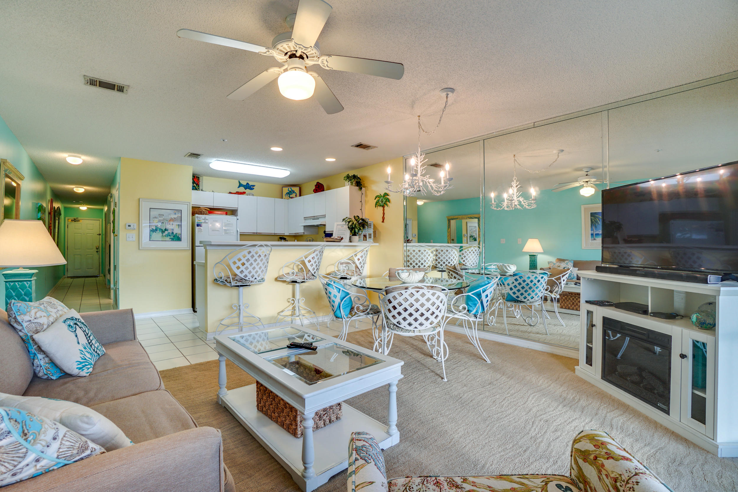 MARAVILLA CONDO 2 - Residential