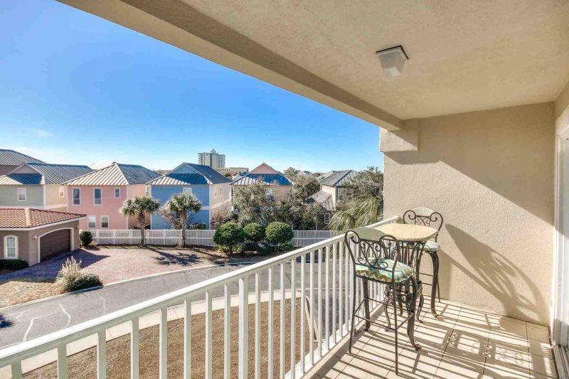 MARAVILLA CONDO 2 - Residential