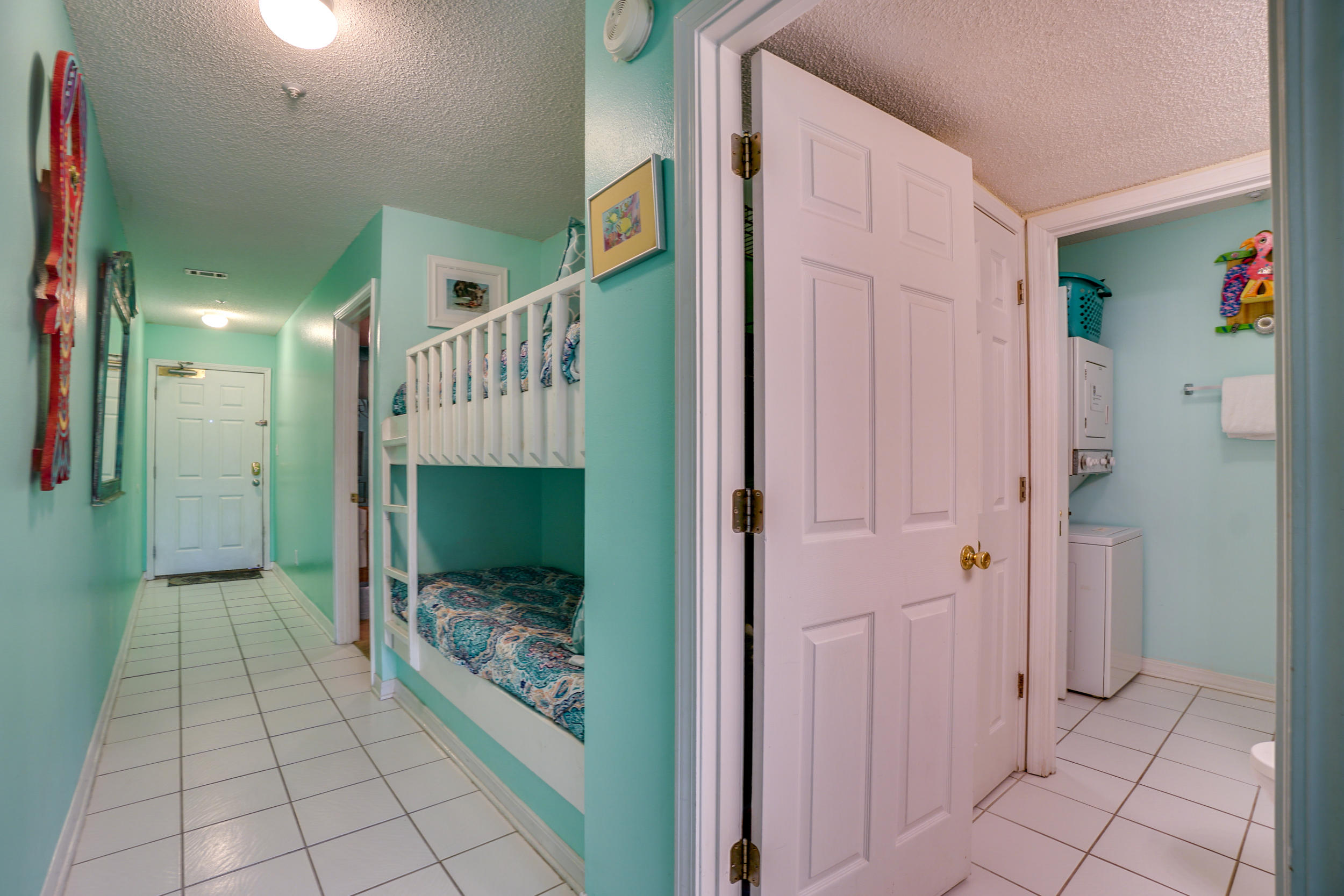 MARAVILLA CONDO 2 - Residential