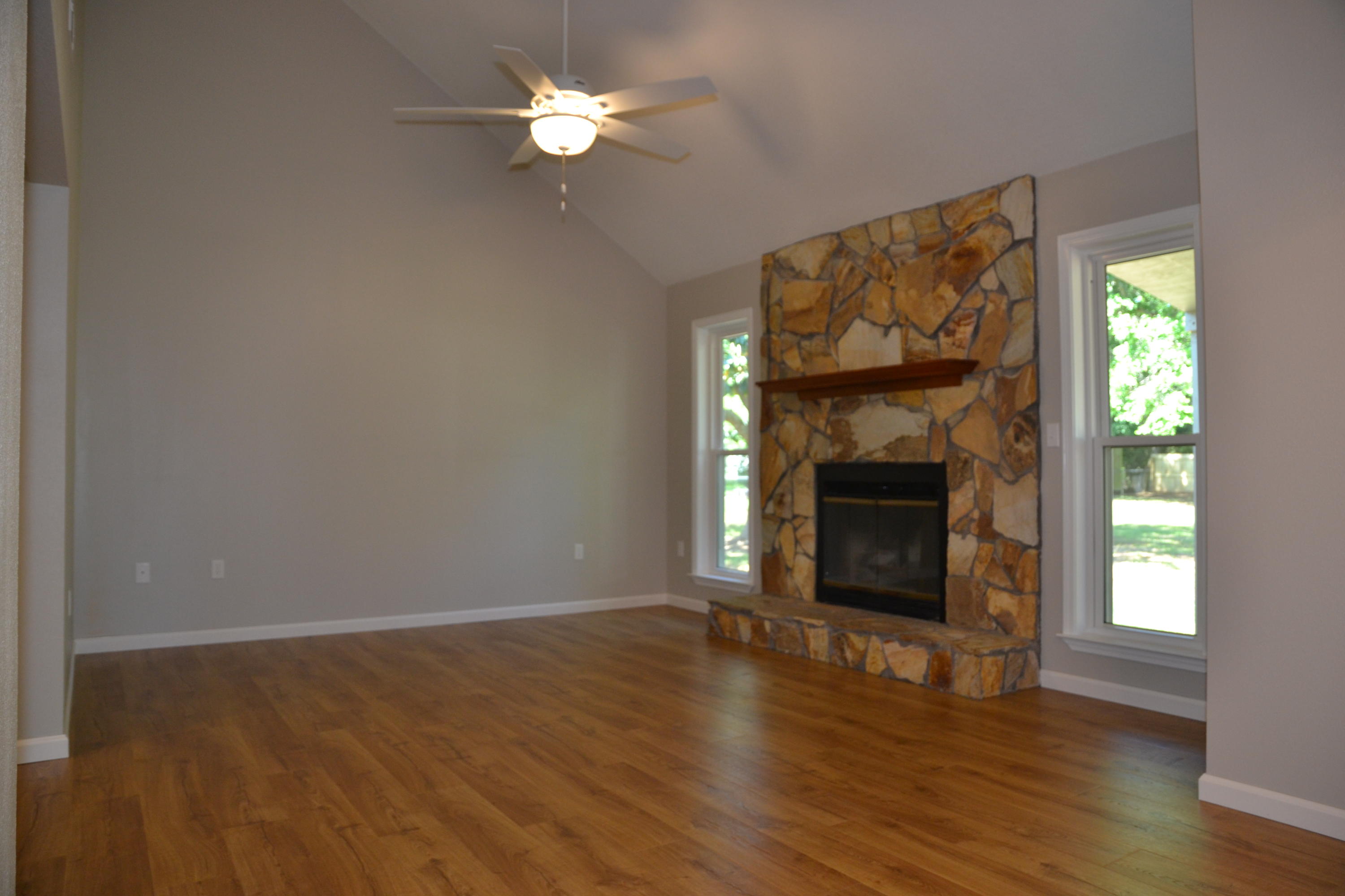 DOGWOOD ESTATES 1ST ADDN - Residential