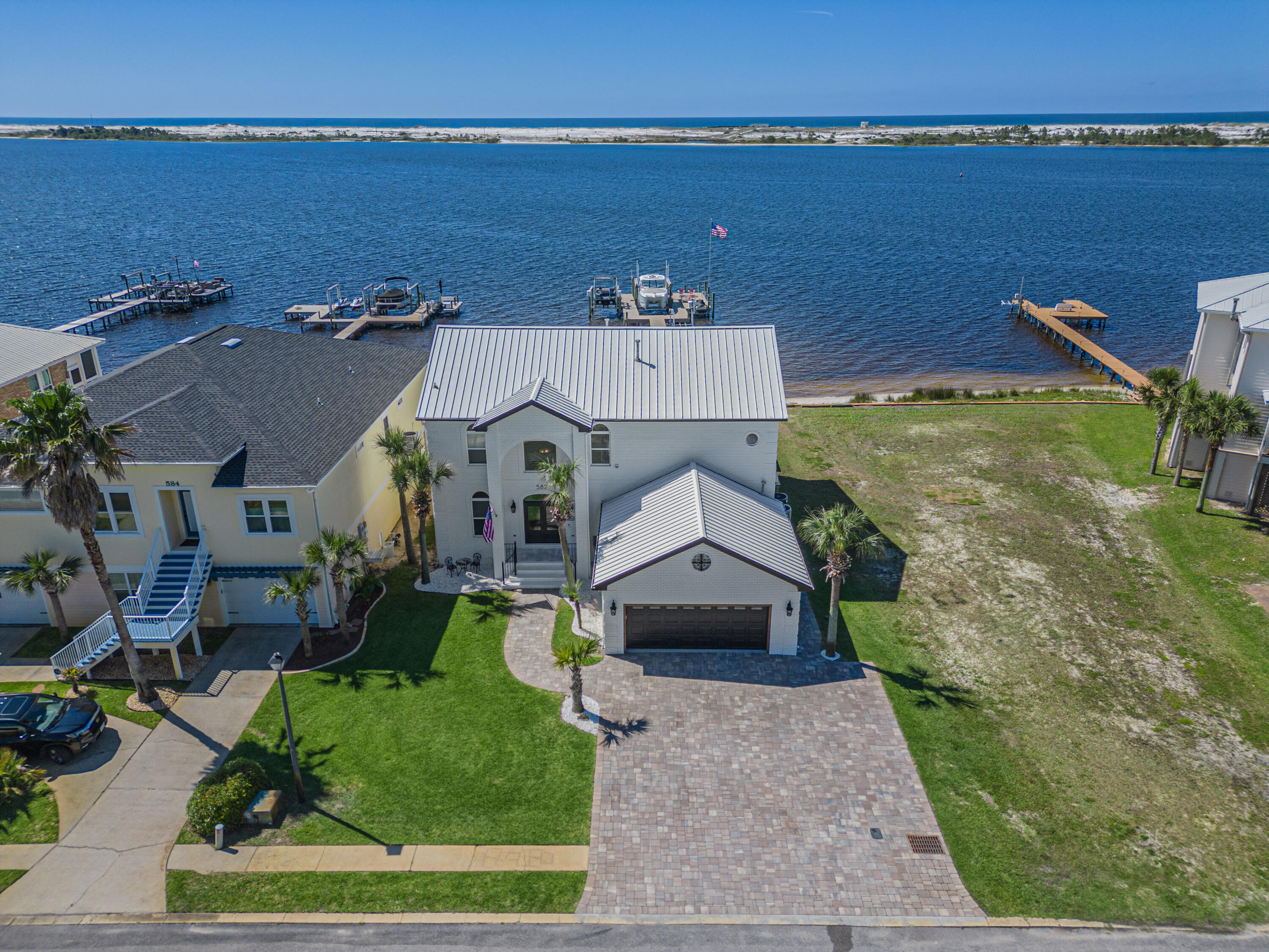 SPARKLING WATERS - Residential