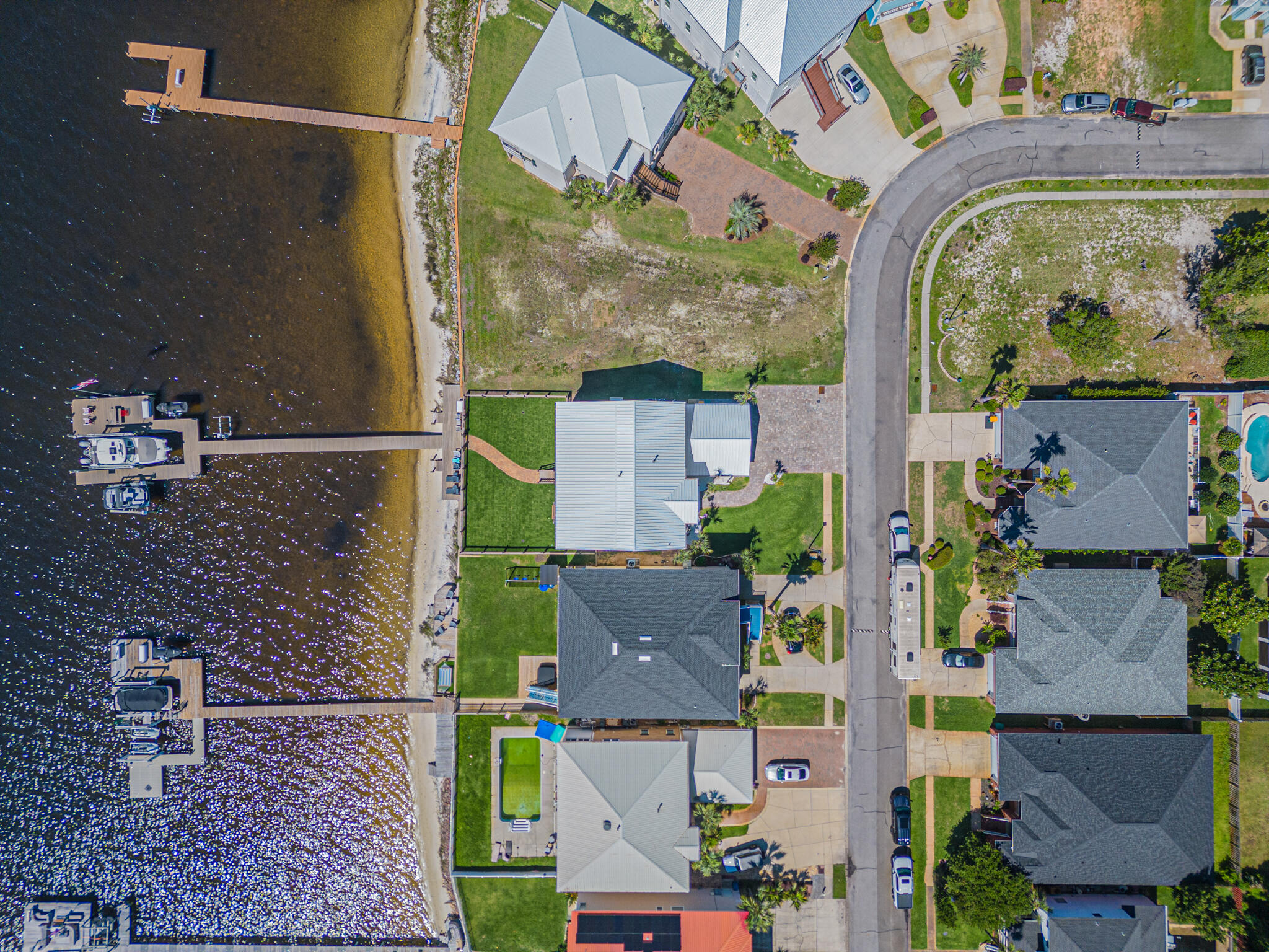 SPARKLING WATERS - Residential