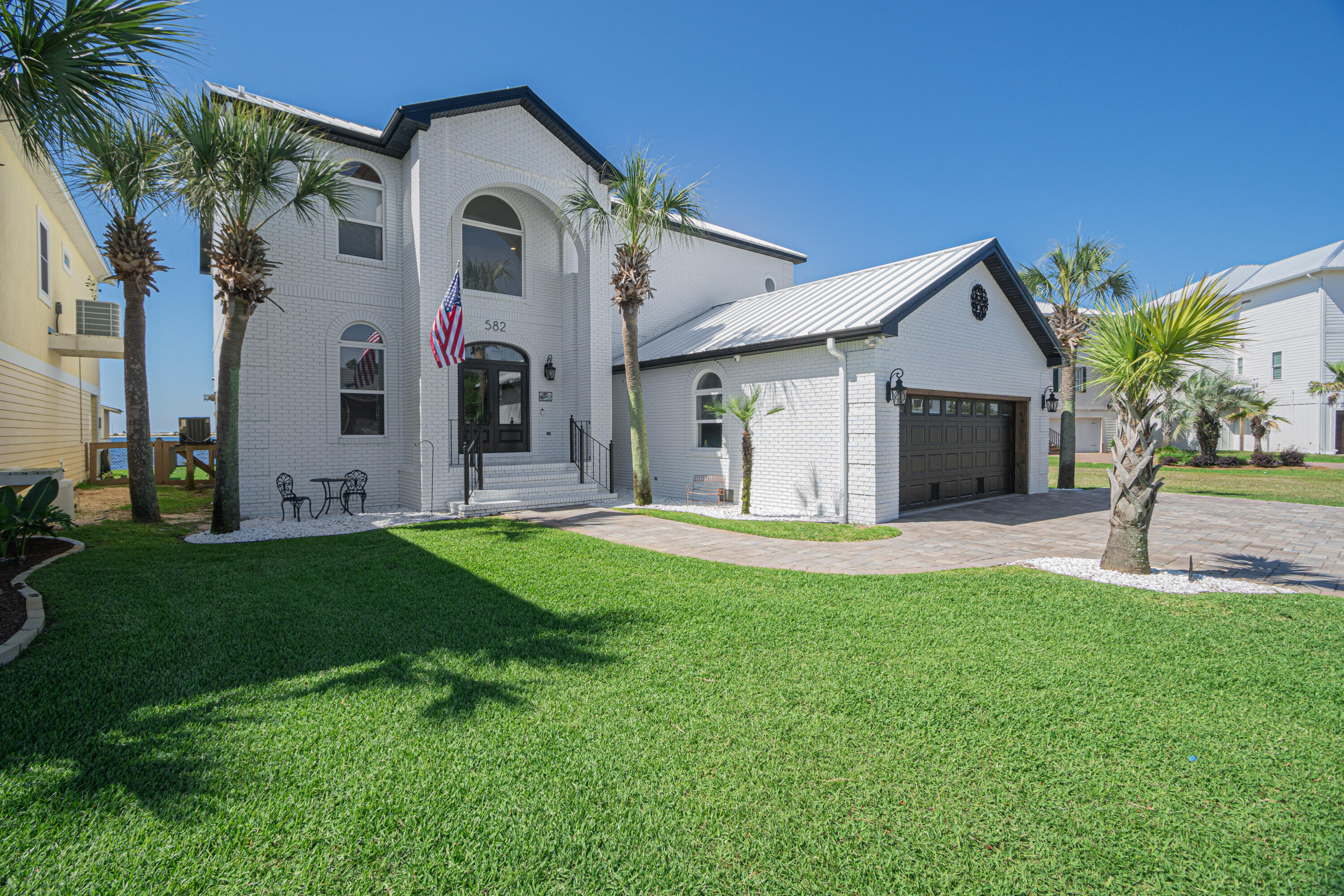 SPARKLING WATERS - Residential