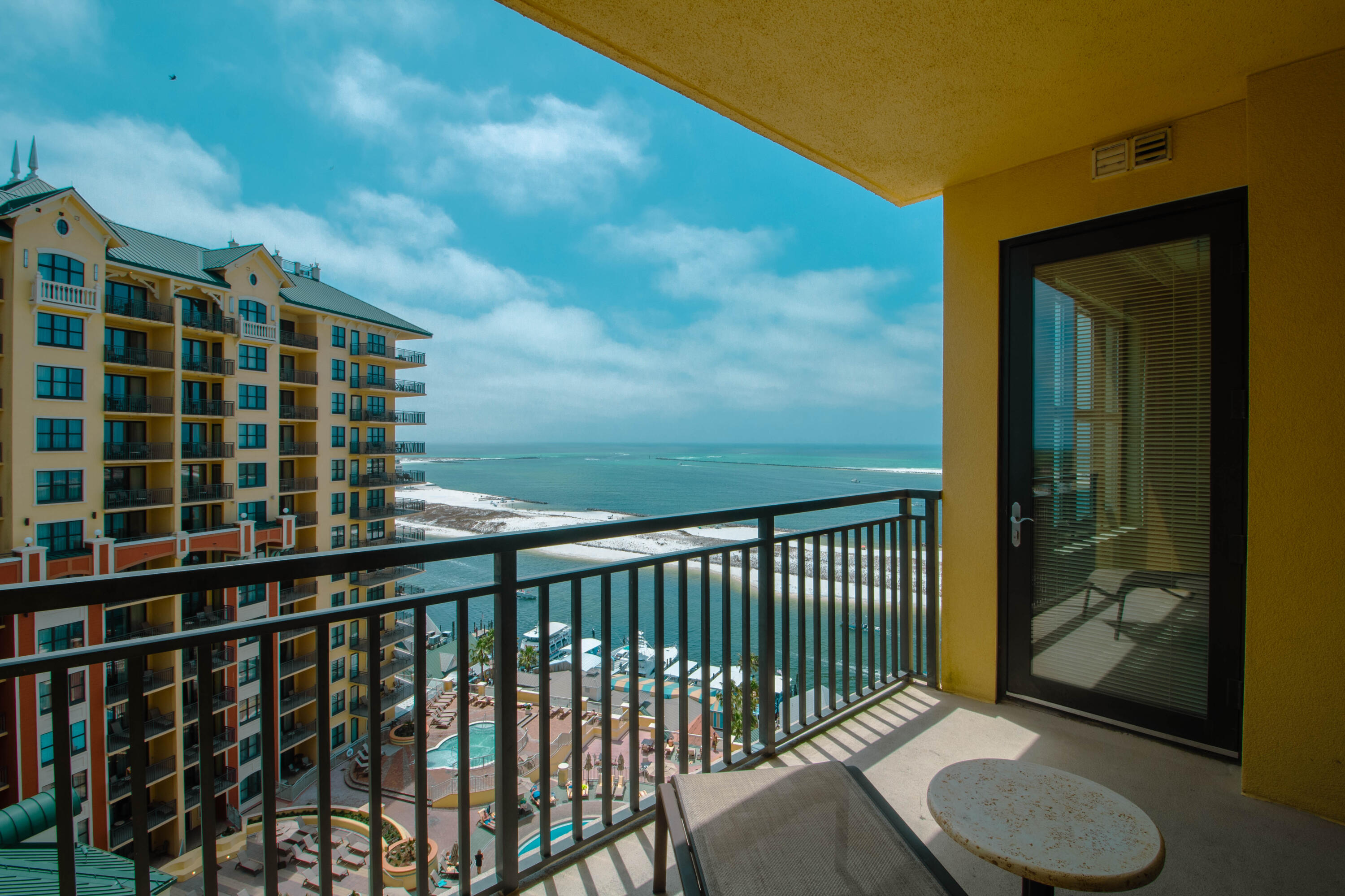 EMERALD GRANDE - Residential